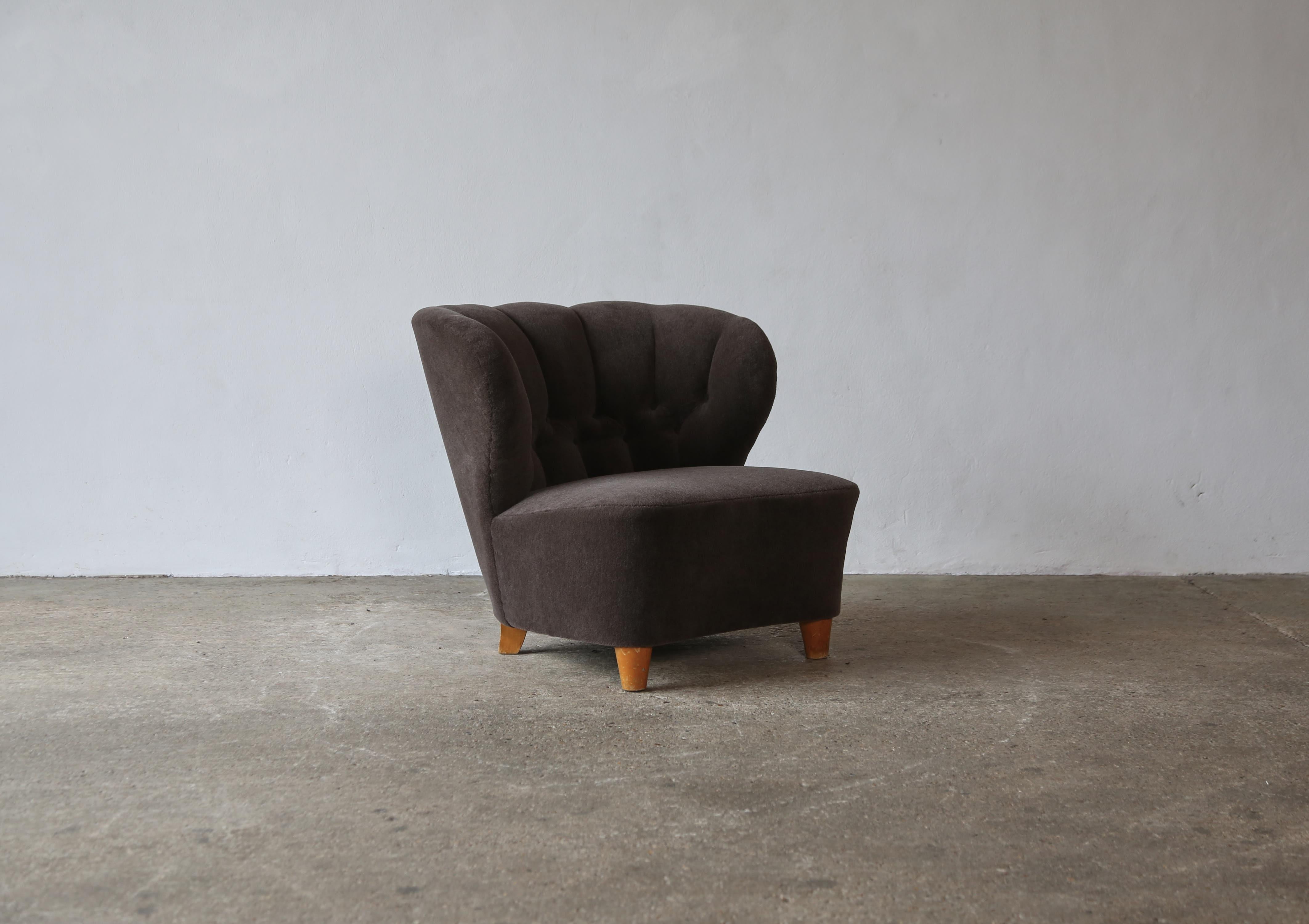 Gösta Jonsson Attributed Lounge Chair, 1950s, Sweden, Pure Alpaca Fabric For Sale 4