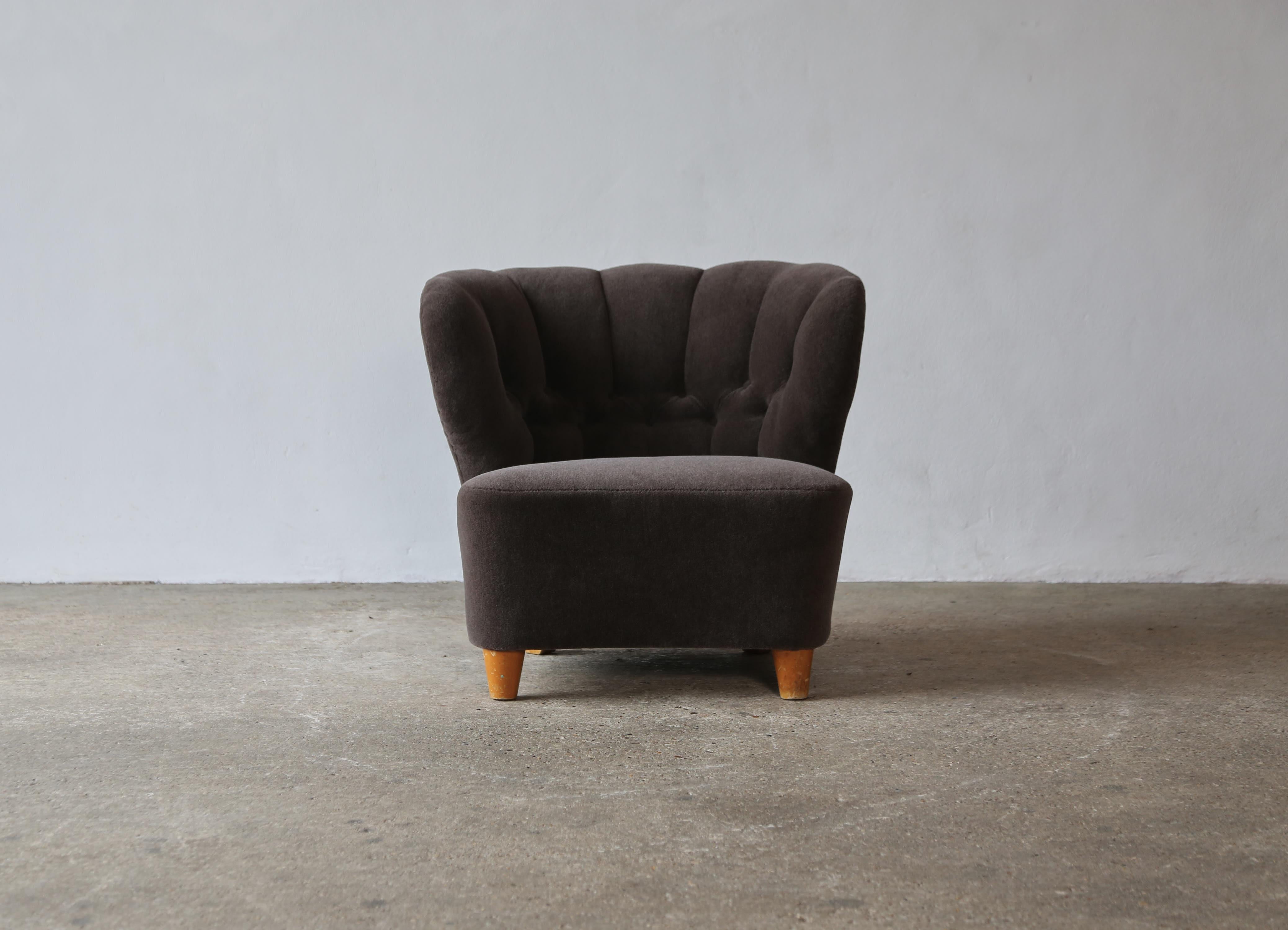 Gösta Jonsson Attributed Lounge Chair, 1950er Jahre, Schweden, reines Alpaka-Gewebe im Angebot 7