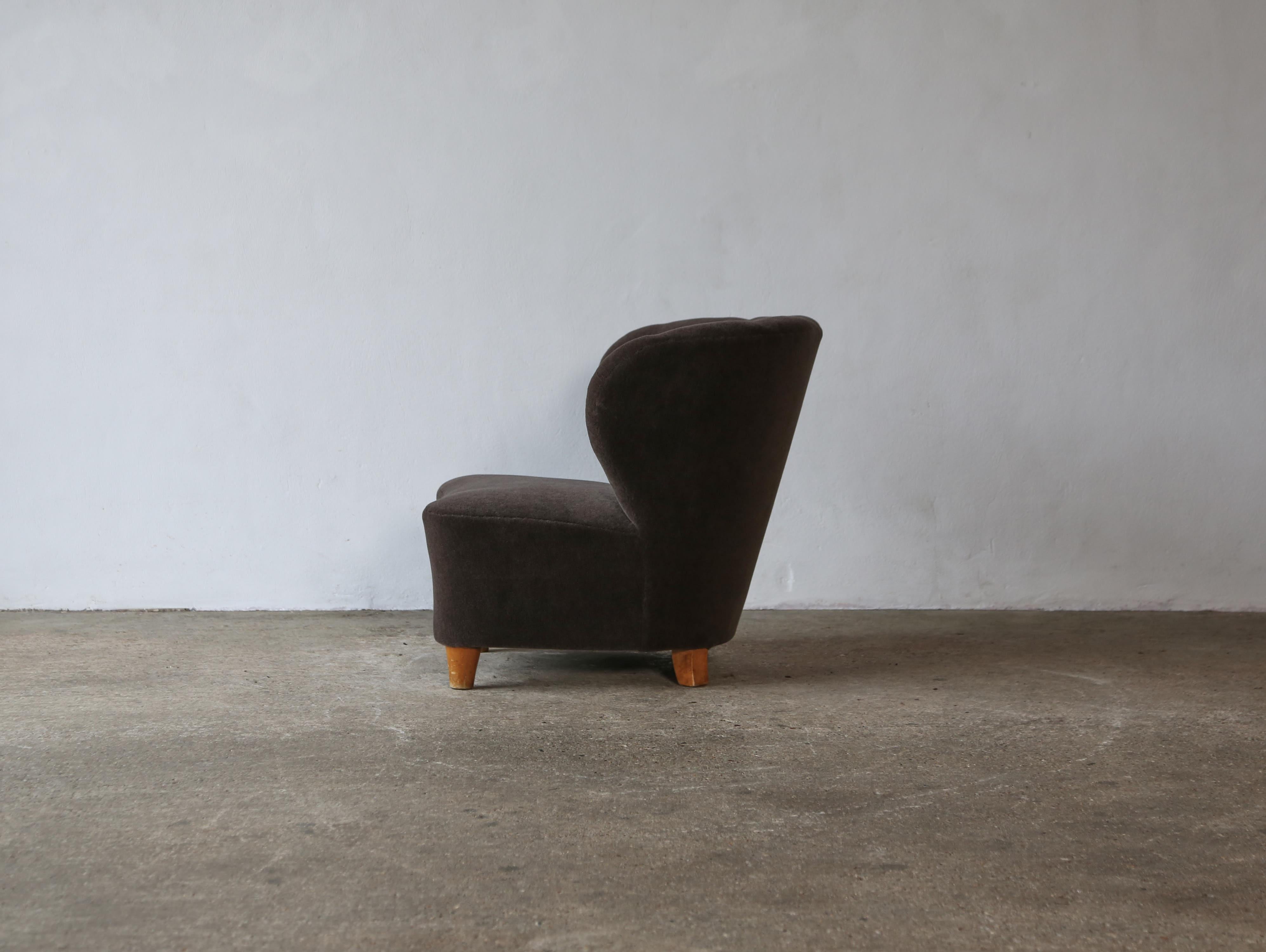 Gösta Jonsson Attributed Lounge Chair, 1950s, Sweden, Pure Alpaca Fabric In Good Condition For Sale In London, GB