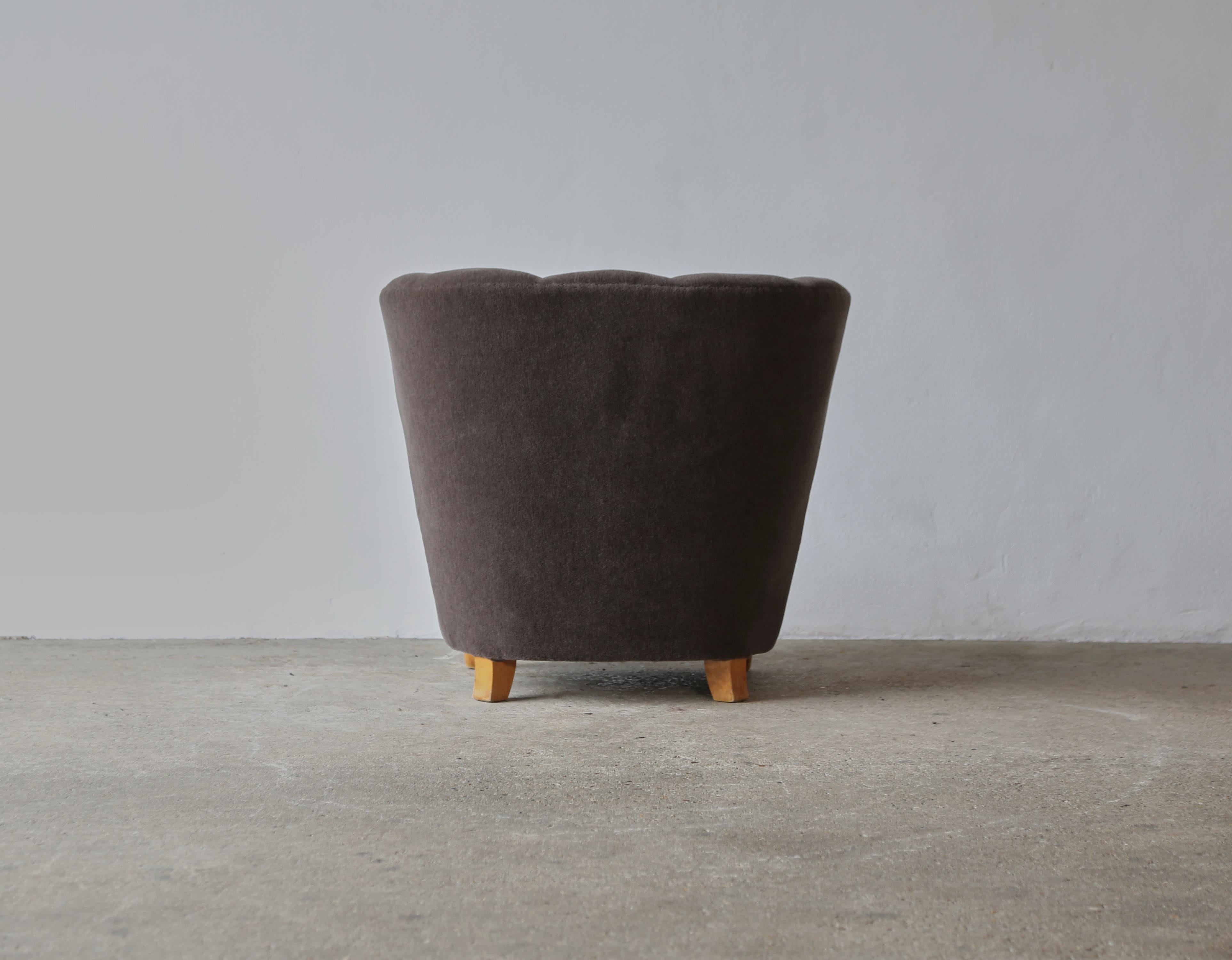 20th Century Gösta Jonsson Attributed Lounge Chair, 1950s, Sweden, Pure Alpaca Fabric For Sale