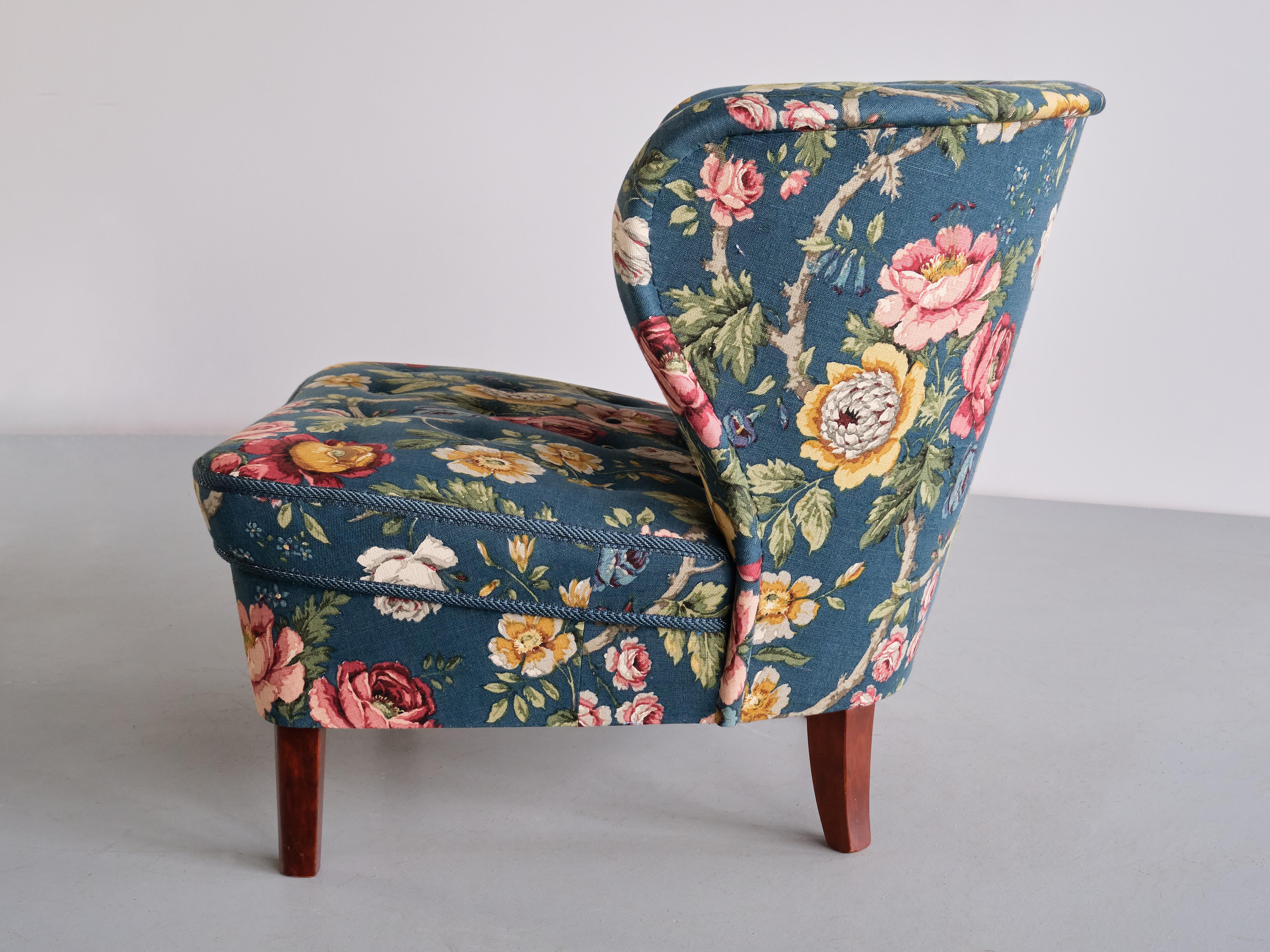 Gösta Jonsson Lounge Chair in Floral Fabric and Birch, Sweden, 1940s For Sale 5