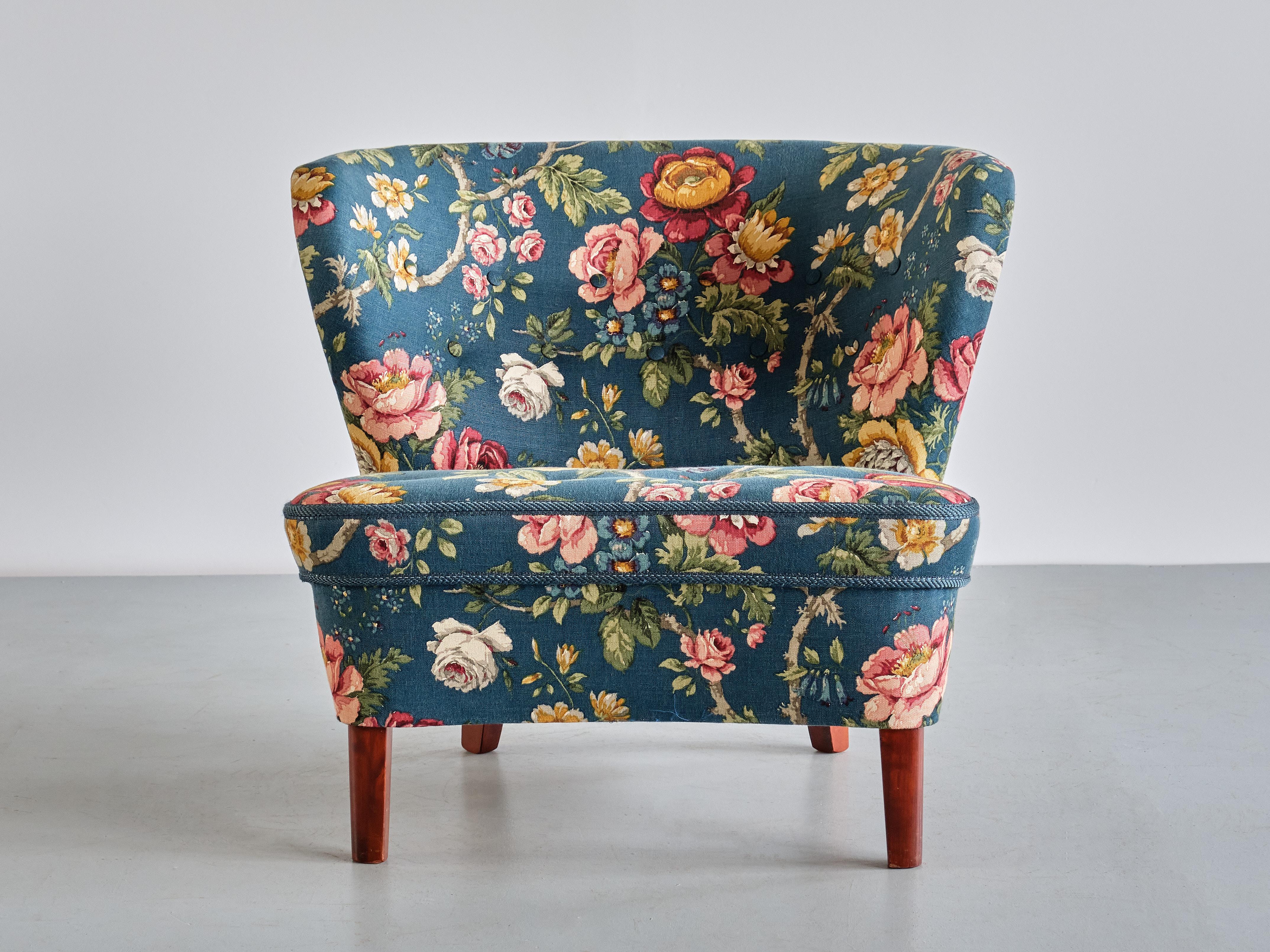 Scandinavian Modern Gösta Jonsson Lounge Chair in Floral Fabric and Birch, Sweden, 1940s For Sale