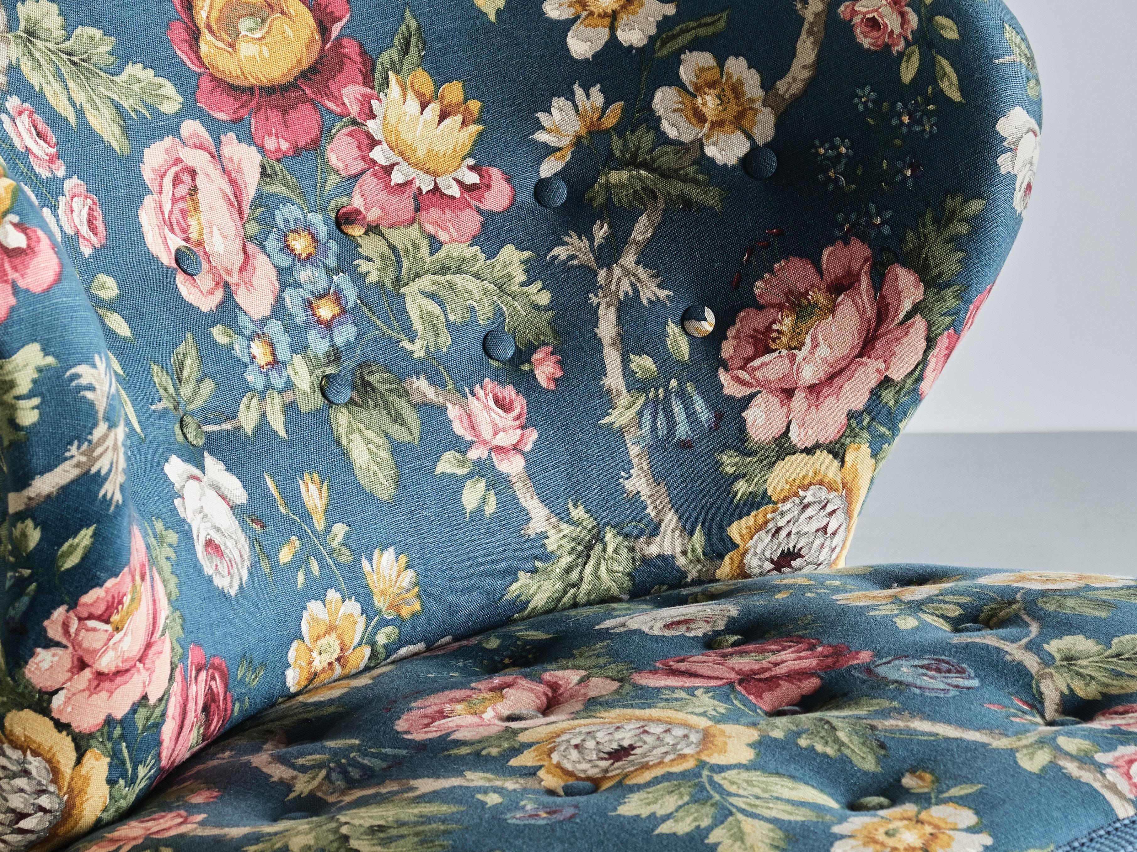 Gösta Jonsson Lounge Chair in Floral Fabric and Birch, Sweden, 1940s In Good Condition For Sale In The Hague, NL