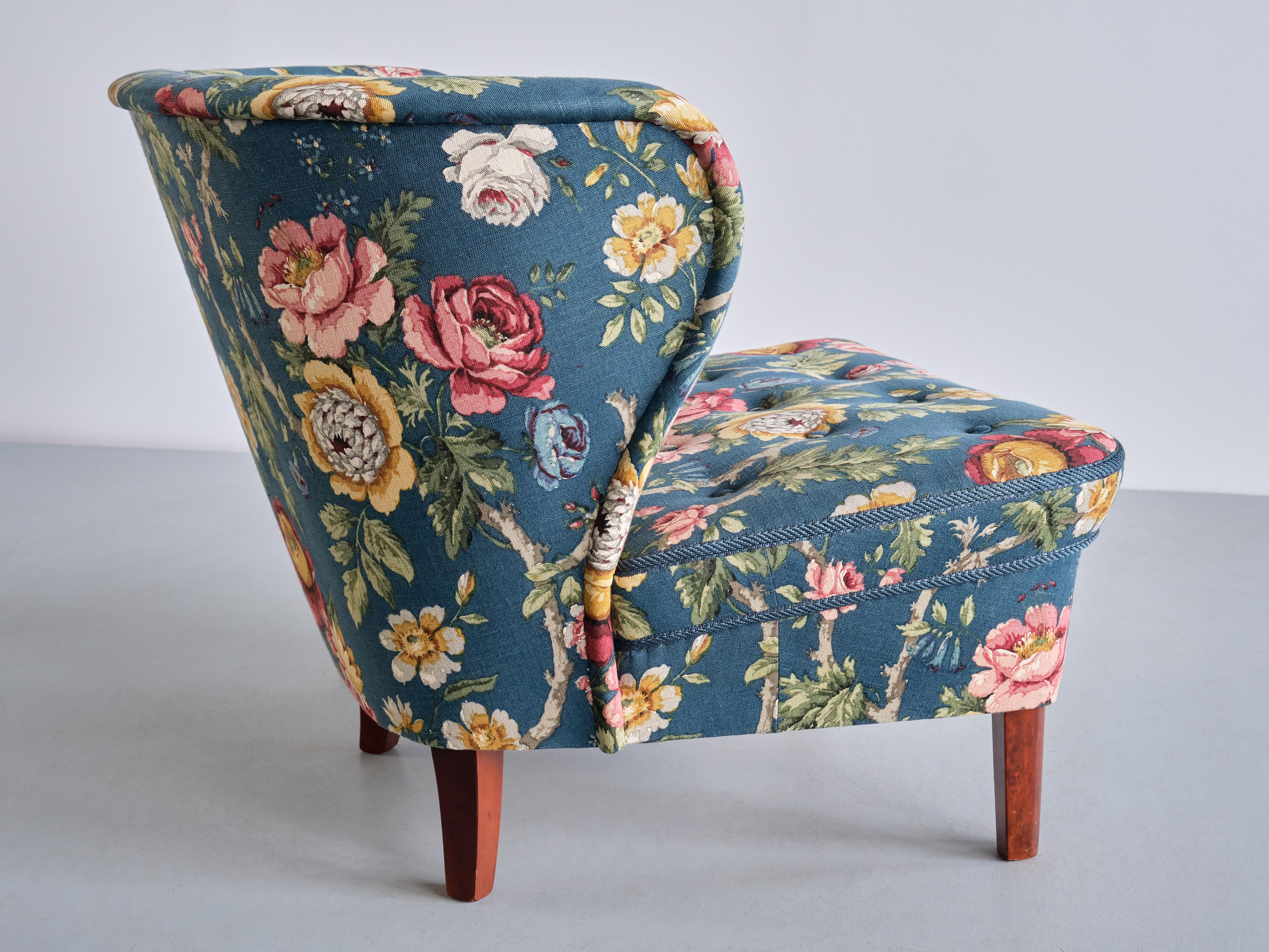 Gösta Jonsson Lounge Chair in Floral Fabric and Birch, Sweden, 1940s For Sale 1