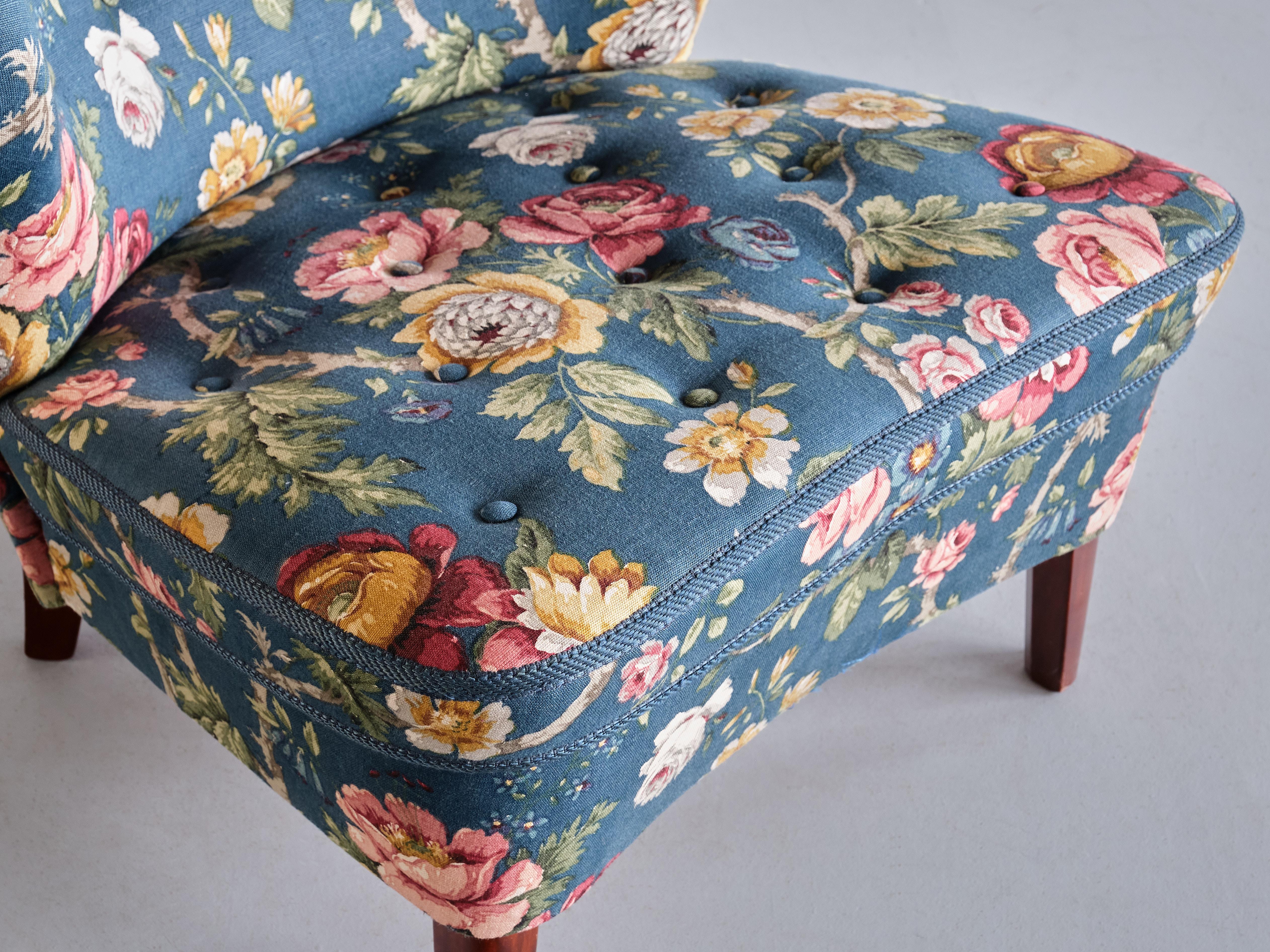 Gösta Jonsson Lounge Chair in Floral Fabric and Birch, Sweden, 1940s For Sale 2
