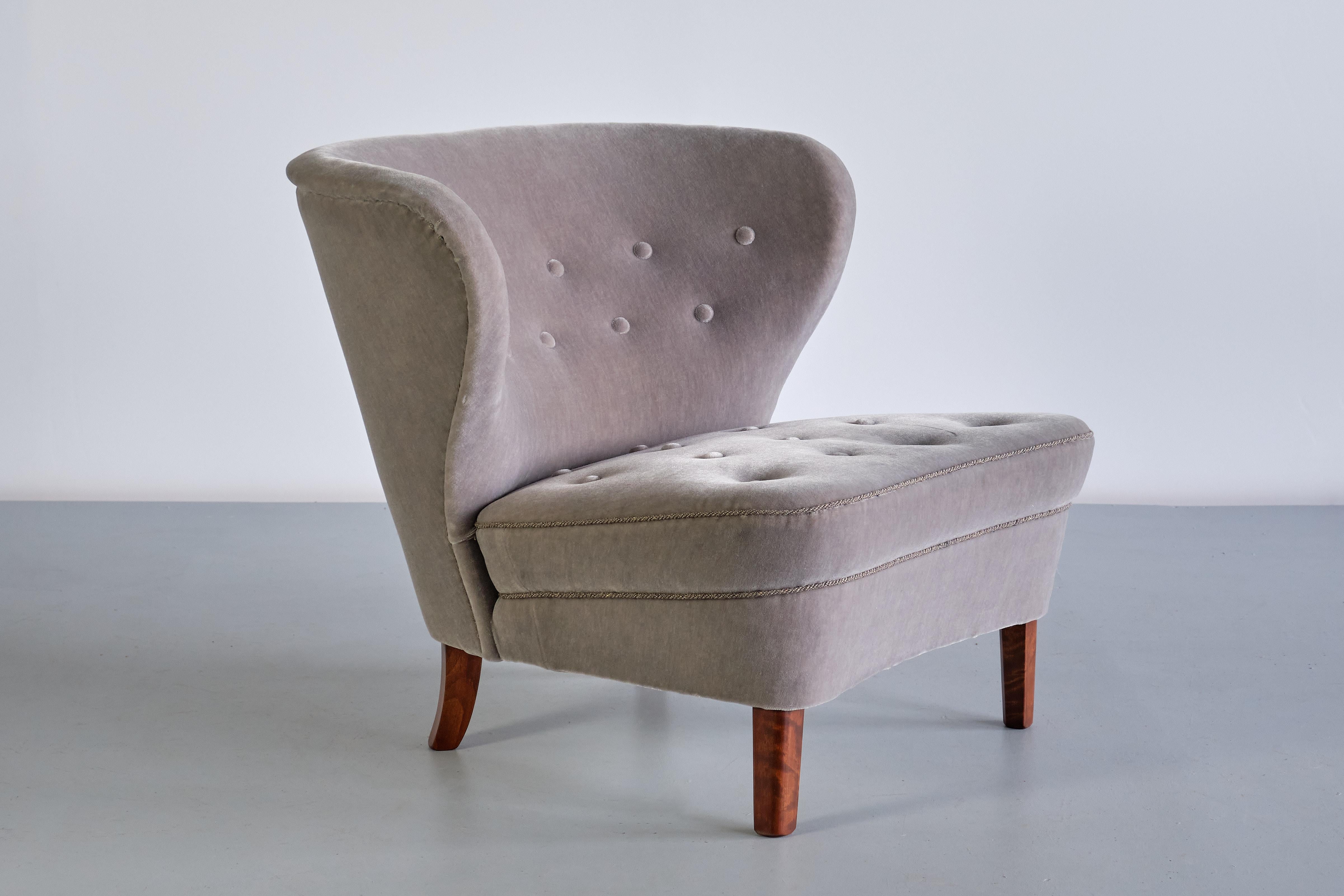 Gösta Jonsson Lounge Chair in Gray Mohair Velvet and Birch, Sweden, 1940s For Sale 8