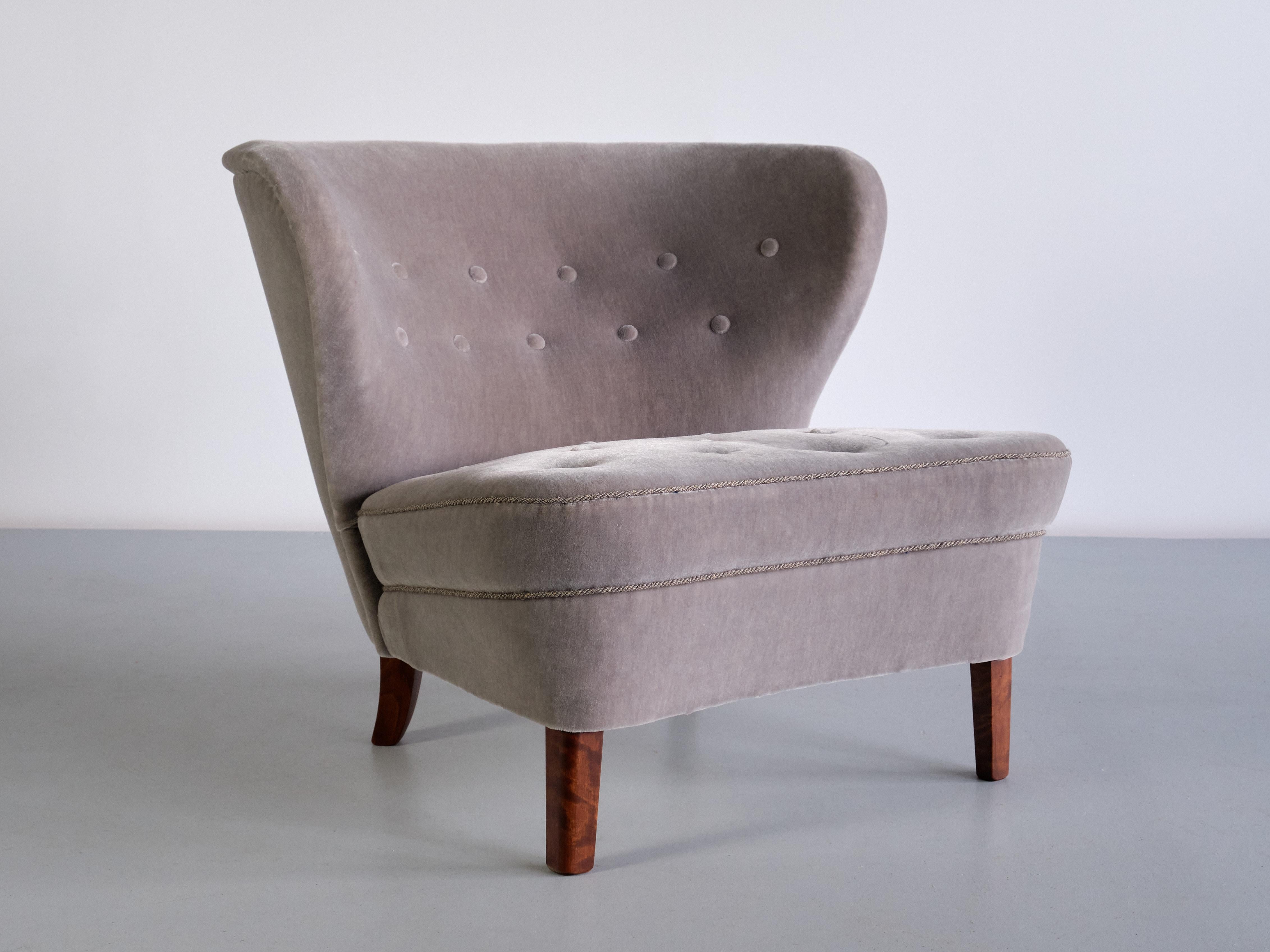 Scandinavian Modern Gösta Jonsson Lounge Chair in Gray Mohair Velvet and Birch, Sweden, 1940s For Sale