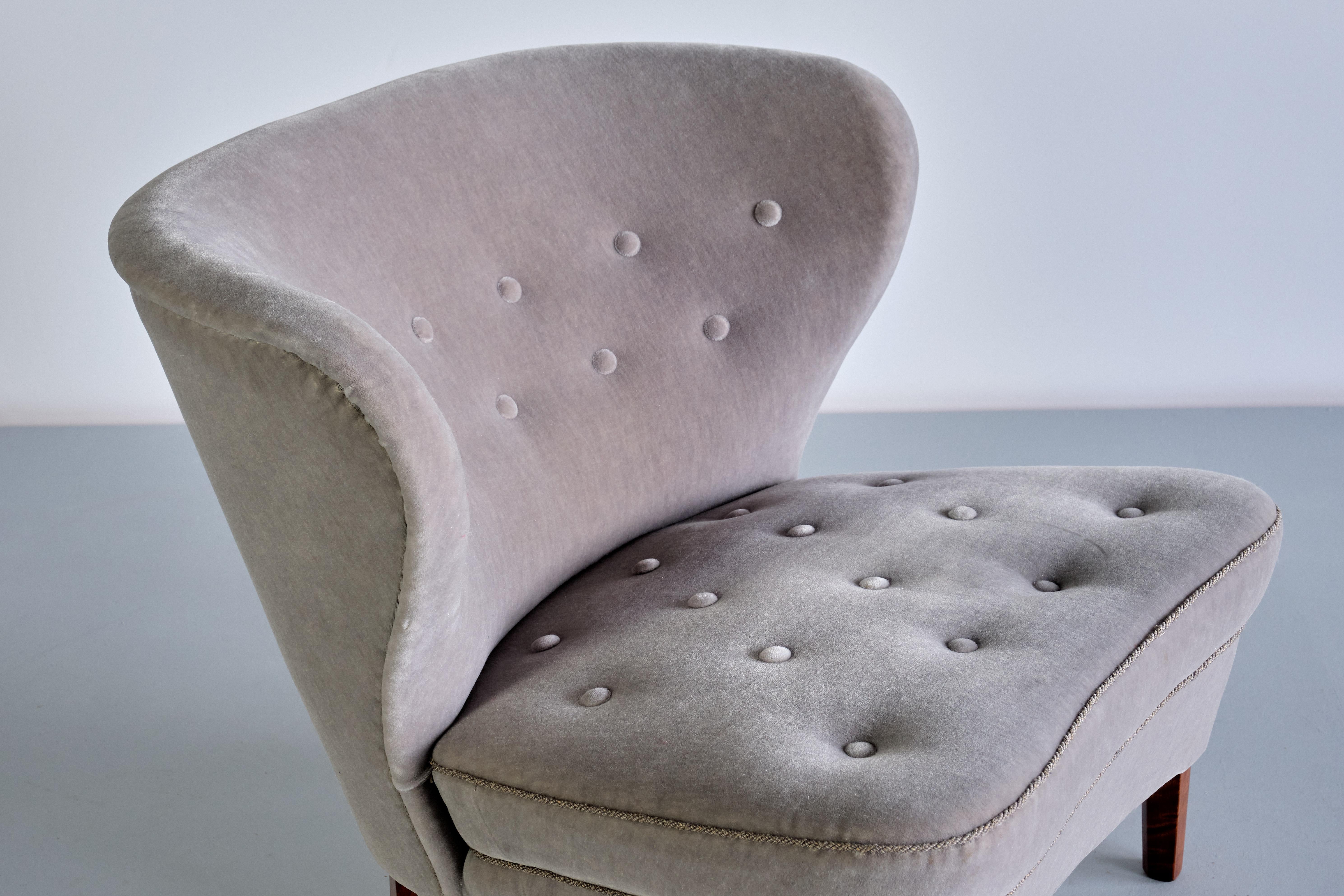 Gösta Jonsson Lounge Chair in Gray Mohair Velvet and Birch, Sweden, 1940s In Good Condition For Sale In The Hague, NL