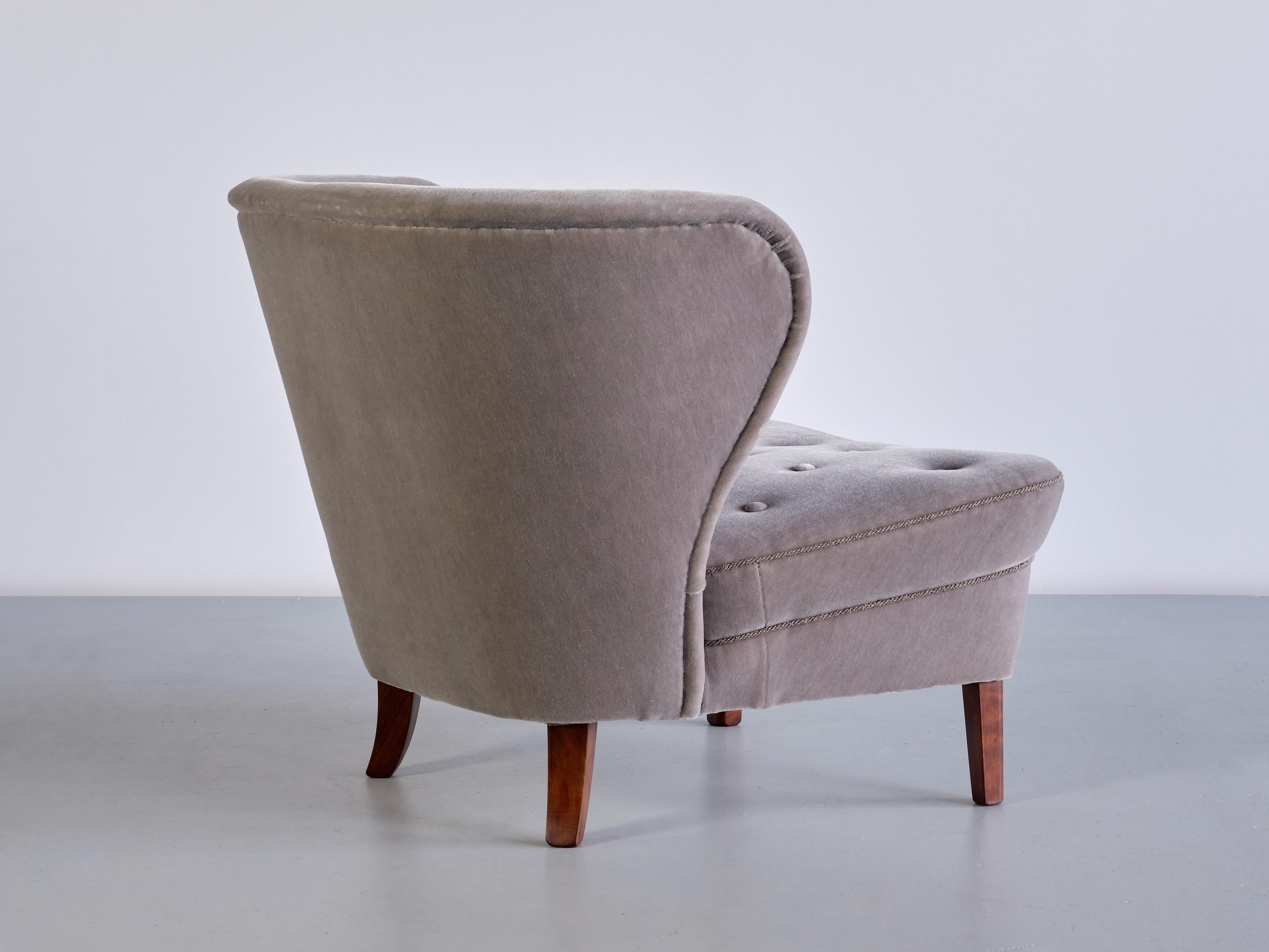 Gösta Jonsson Lounge Chair in Gray Mohair Velvet and Birch, Sweden, 1940s For Sale 3