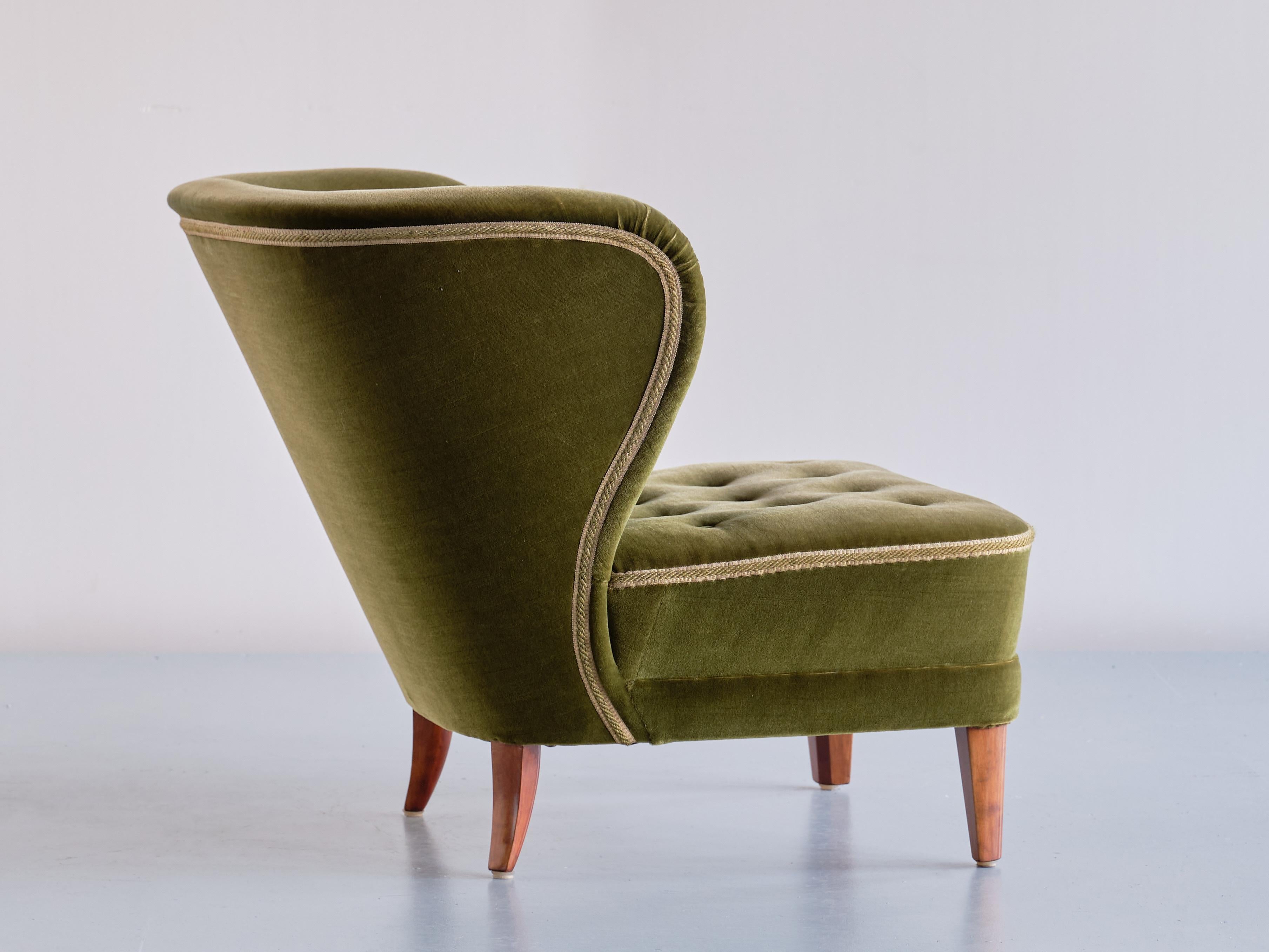 Gösta Jonsson Lounge Chair in Green Mohair Velvet and Beech, Sweden, 1940s 3