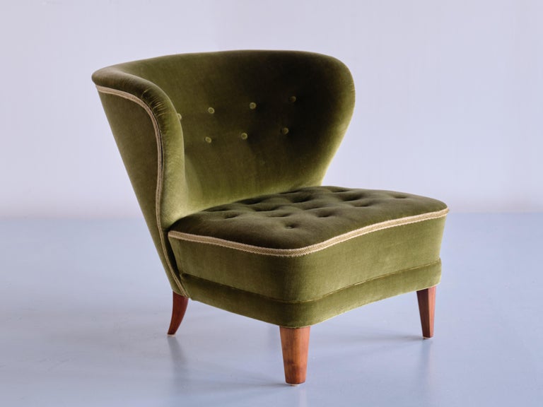 Gösta Jonsson Lounge Chair in Green Mohair Velvet and Beech, Sweden, 1940s  at 1stDibs