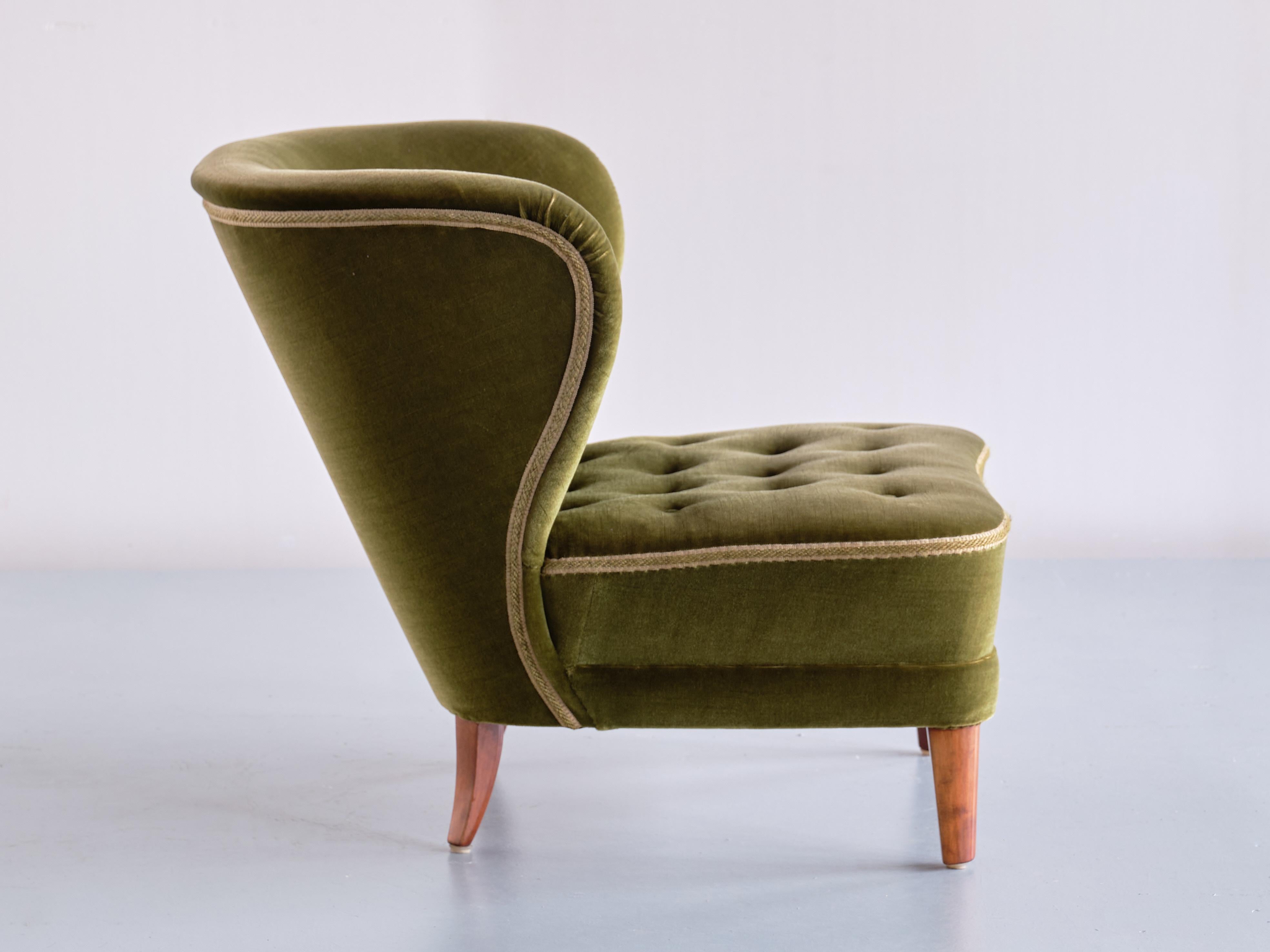 Gösta Jonsson Lounge Chair in Green Mohair Velvet and Beech, Sweden, 1940s 2