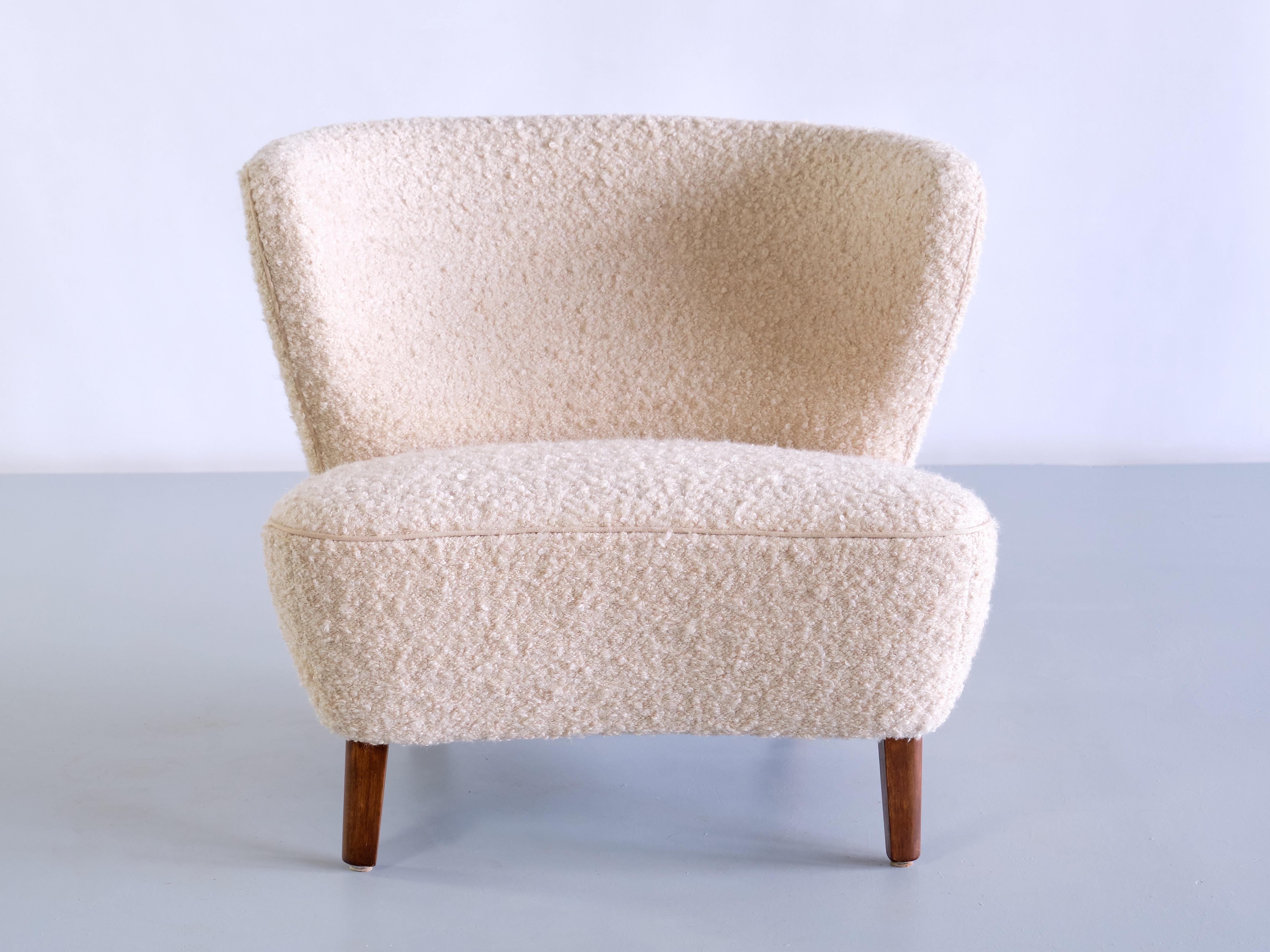 Scandinavian Modern Gösta Jonsson Lounge Chair in Nobilis Bouclé Fabric and Beech, Sweden, 1940s