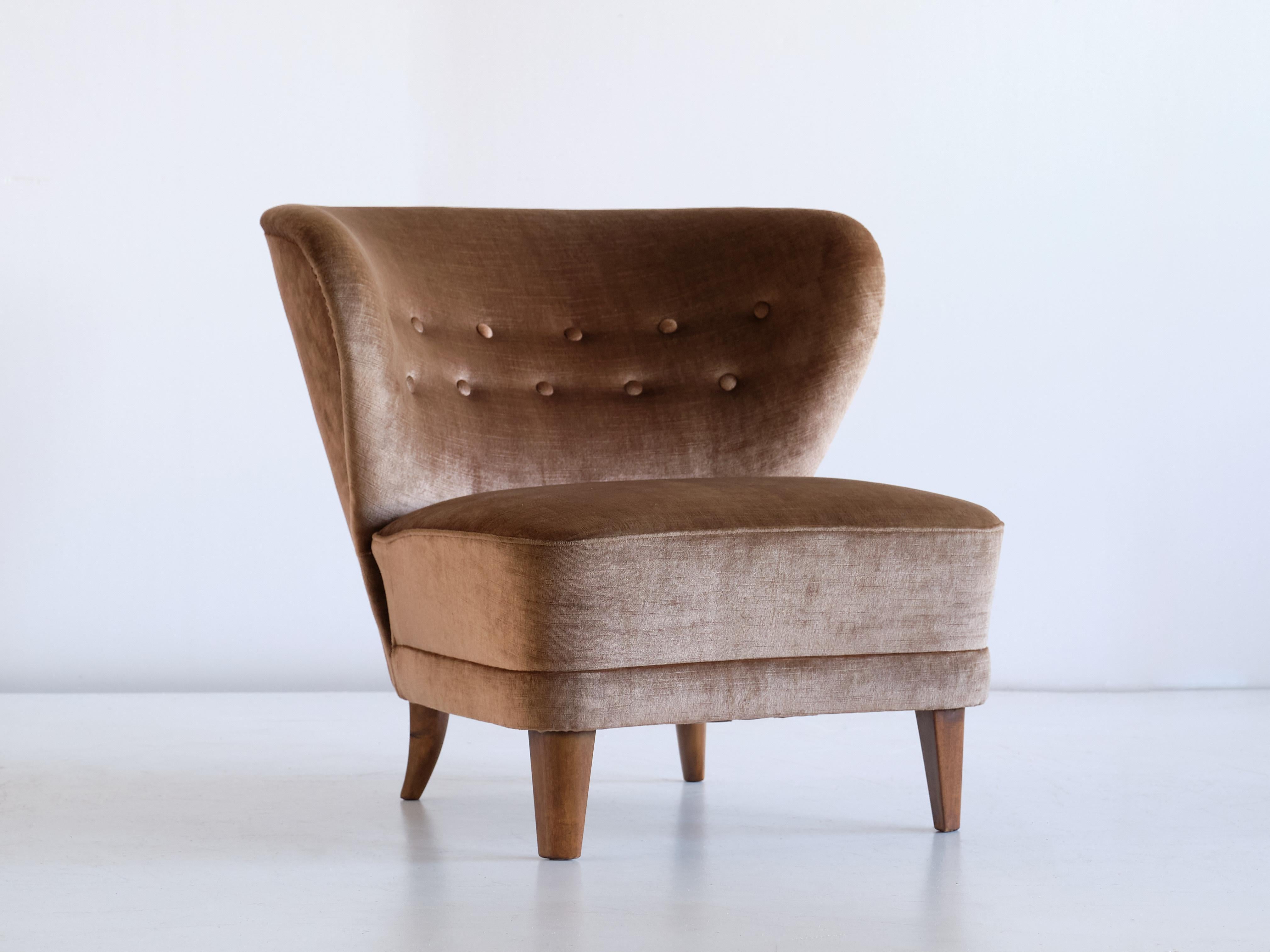 Scandinavian Modern Gösta Jonsson Lounge Chair in Velvet and Fruitwood, Sweden, 1940s