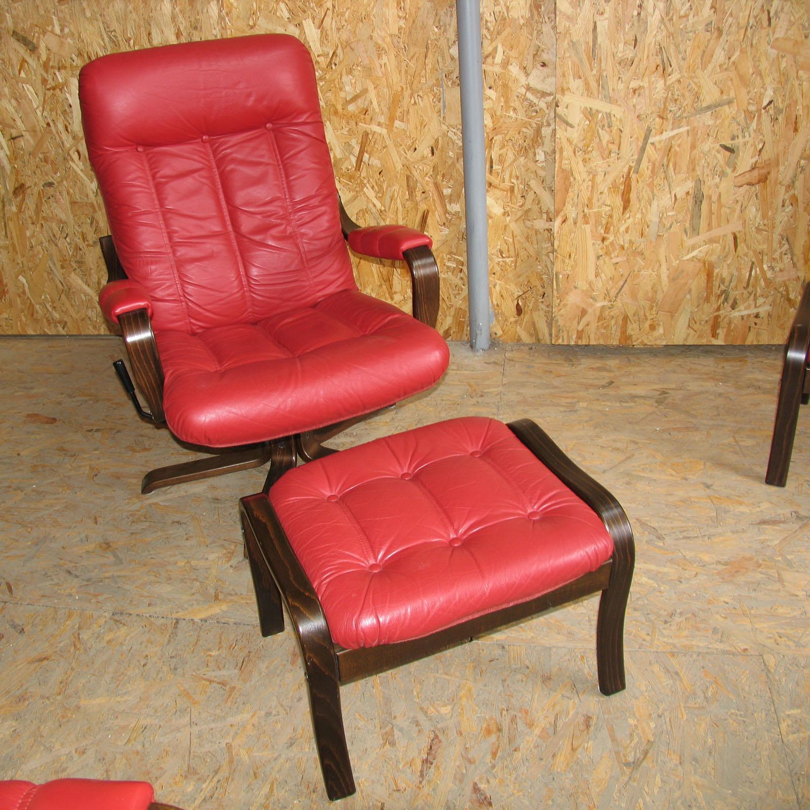 Göte Möbel Swivel Armchair with Footrest, Sweden, 1970s, 2 Sets Available In Good Condition For Sale In Bochum, NRW