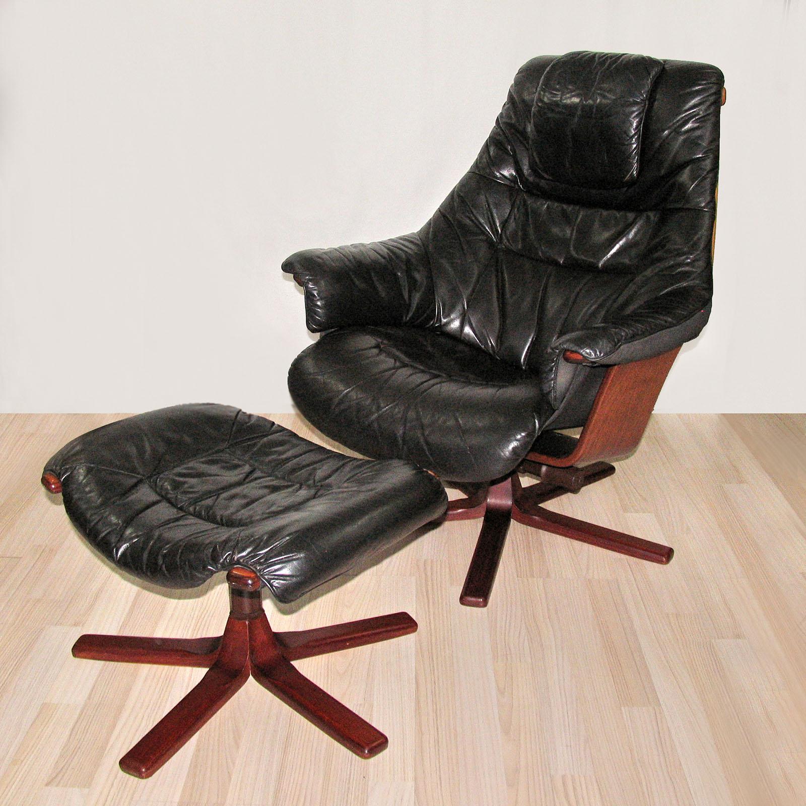 Göte Möbel Swivel Armchair with Footrest, Sweden, 1970s In Good Condition In Bochum, NRW