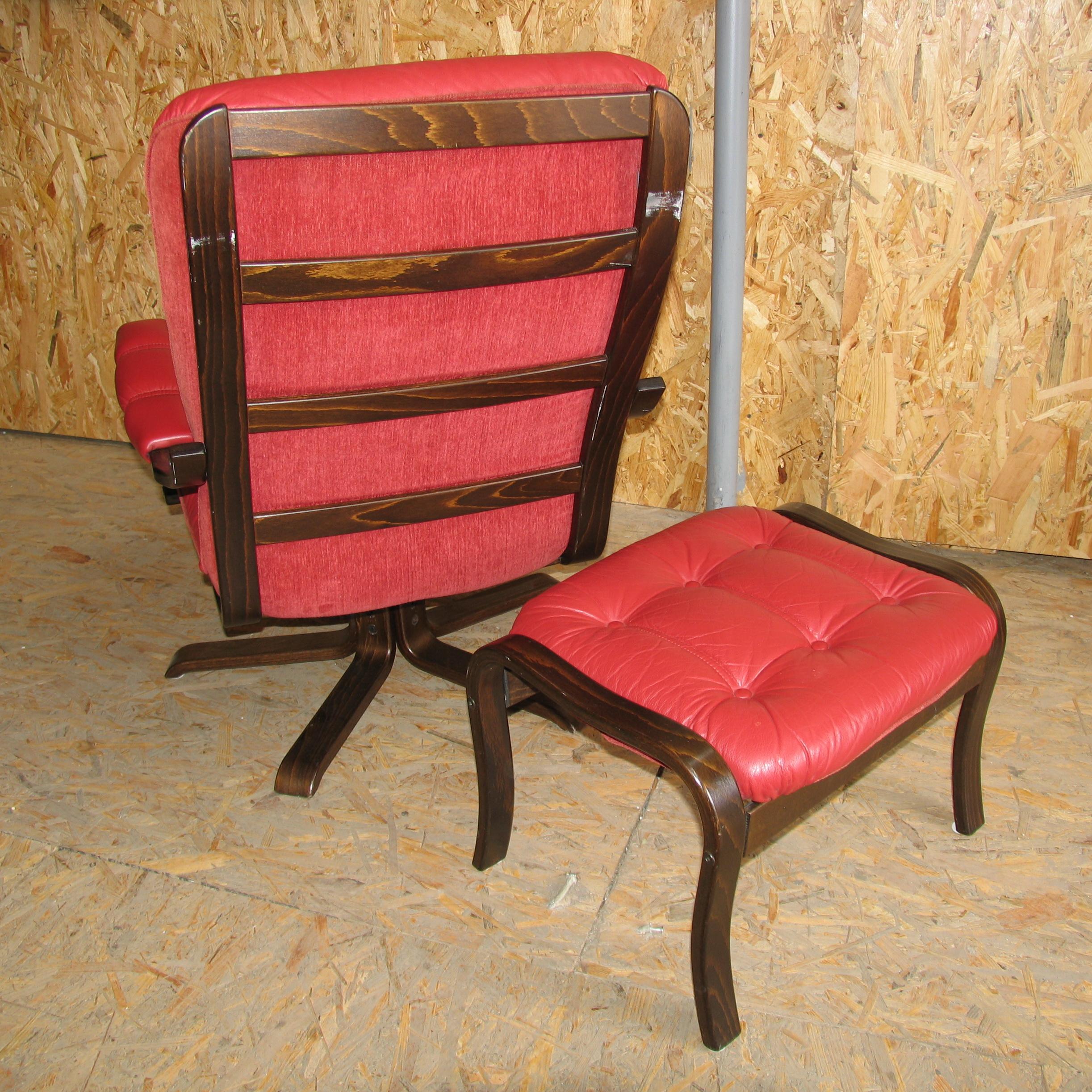 Cuir Fauteuil pivotant avec repose-pieds Göte Möbel, Suède, 1970 en vente