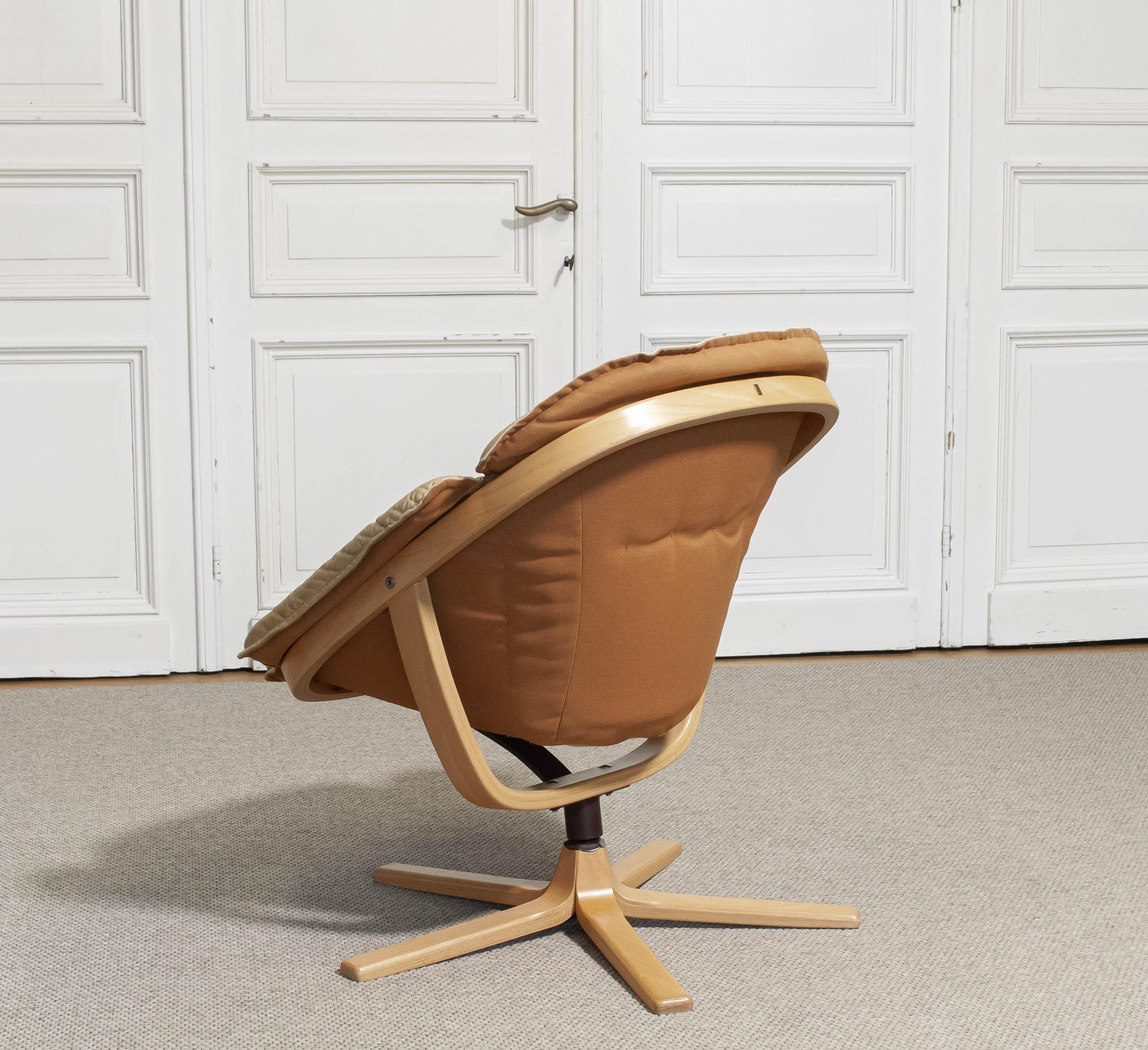 Late 20th Century Göte Möbel — Swivel Lounge Chair, Sweden, 1970s For Sale