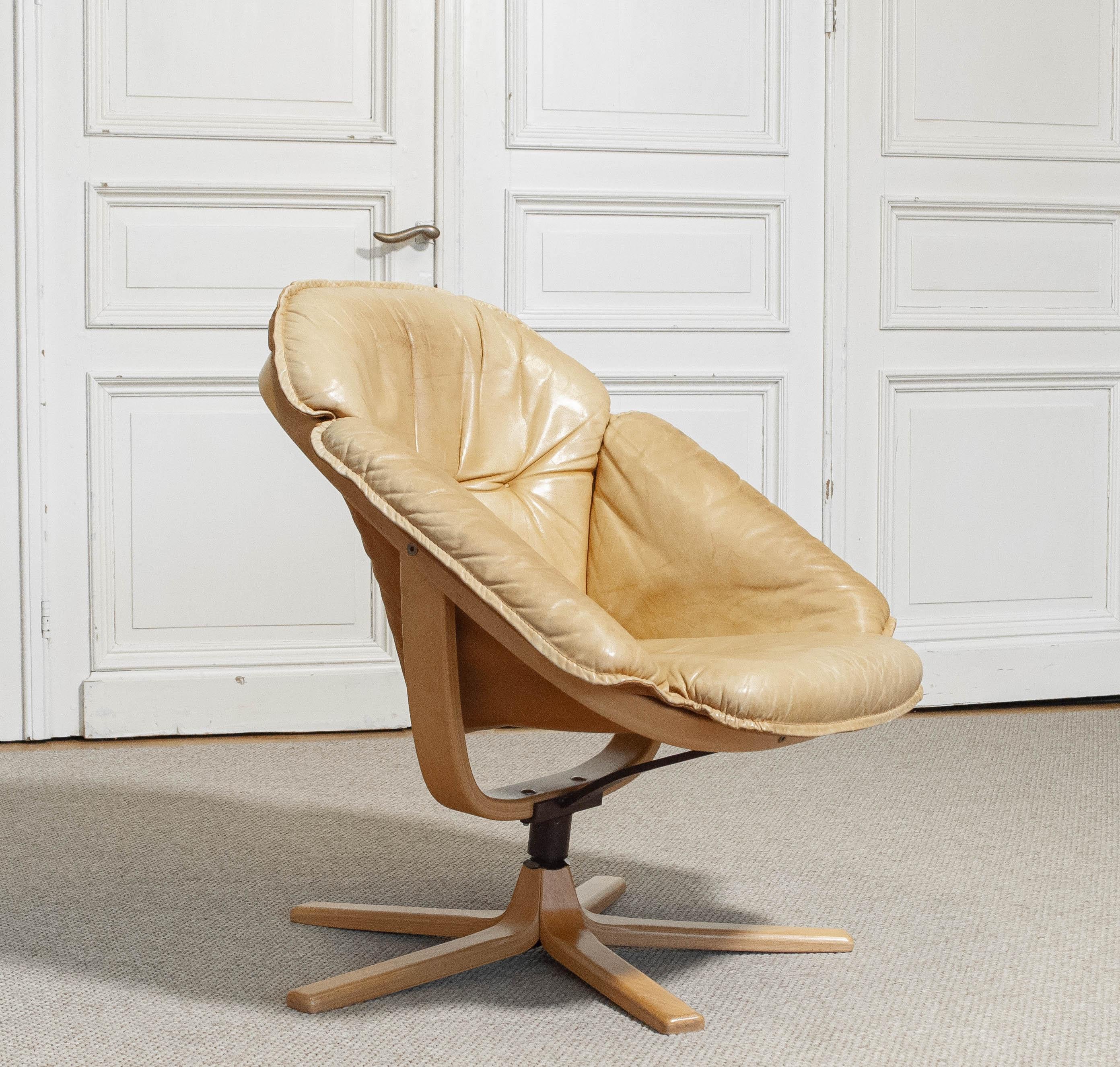 Göte Möbel — Swivel Lounge Chair, Sweden, 1970s For Sale 2