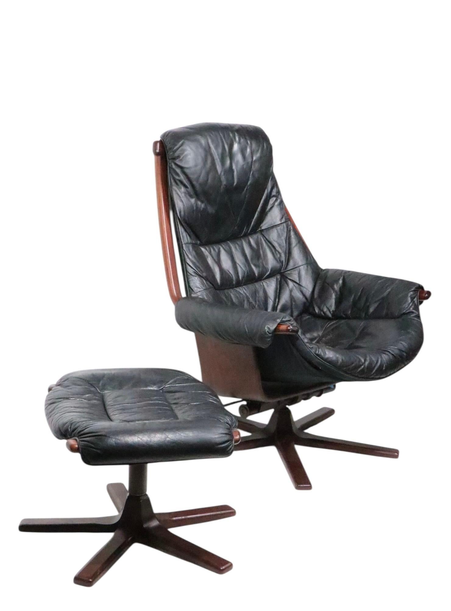 Gote Mobler Nassjo Dreh-Loungesessel und Ottomane aus der Mitte des Jahrhunderts Schweden ca. 1960er Jahre im Angebot 5