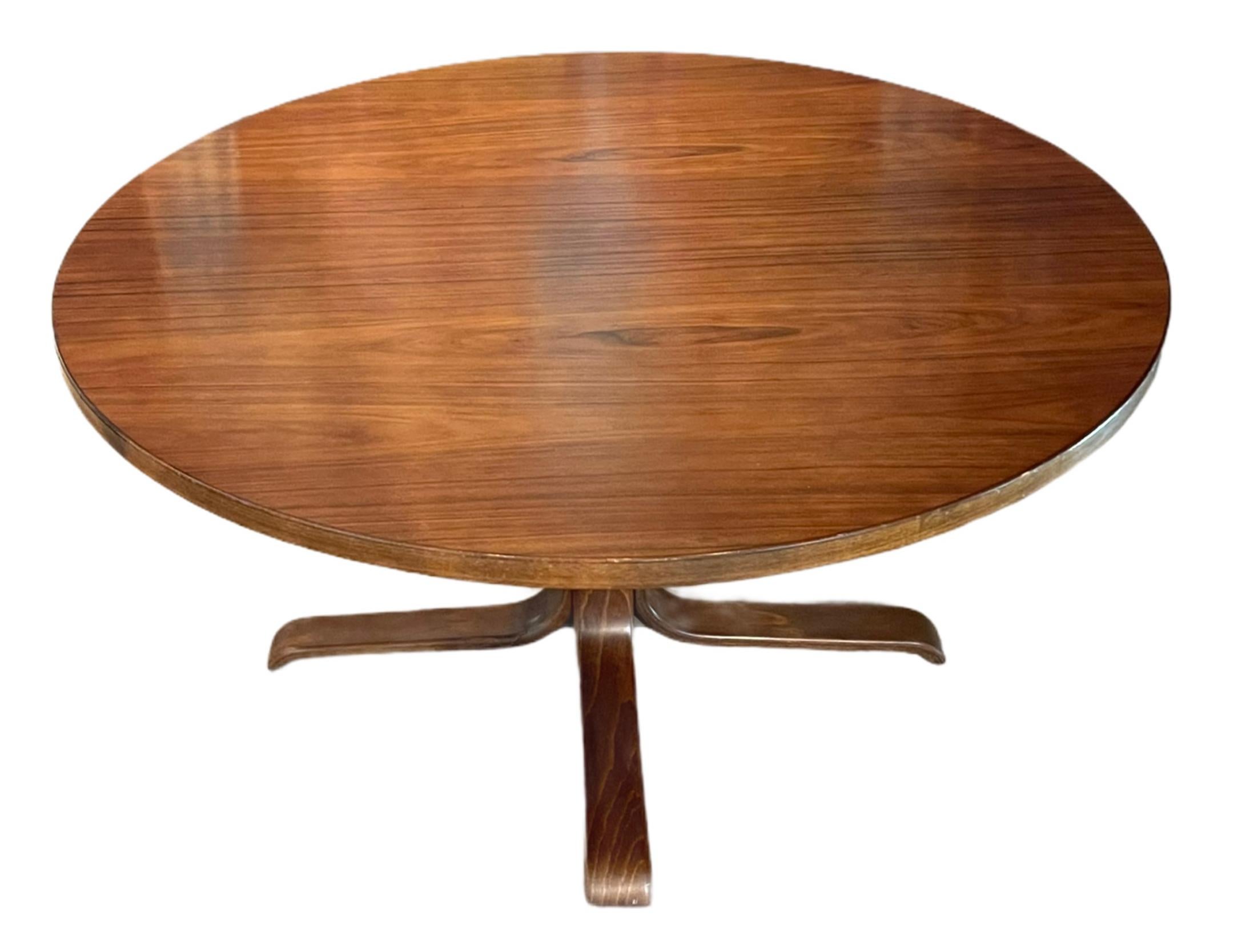 Beautiful Göte Möbler Nässjö Swedish Mid-Century Modern brentwood table. The table has a circular top. 

Measures: 44”D x 21”H, 1950s.