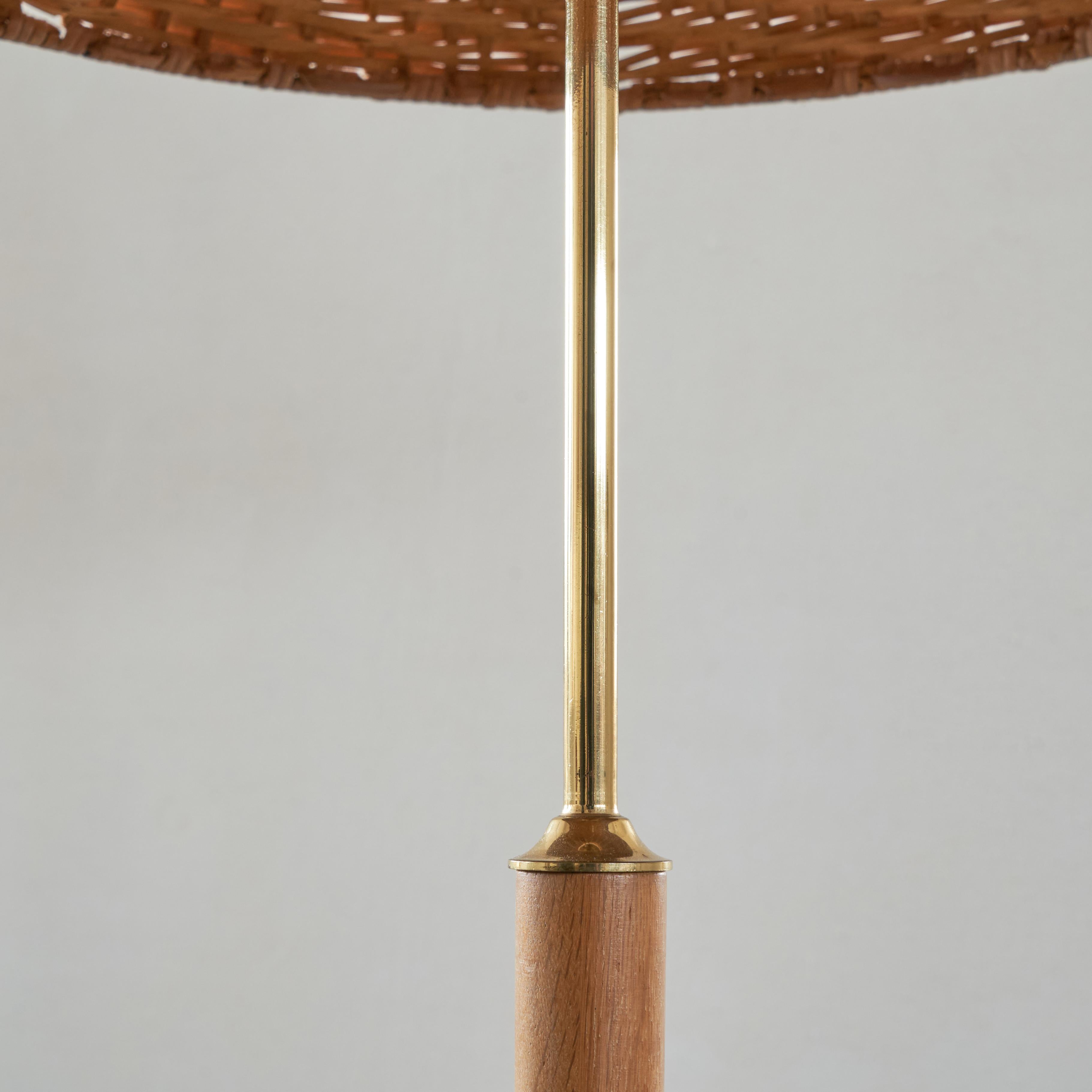 Göteborgs Armaturhantverk Floor Lamp in Oak and Patinated Brass, 1950s 1