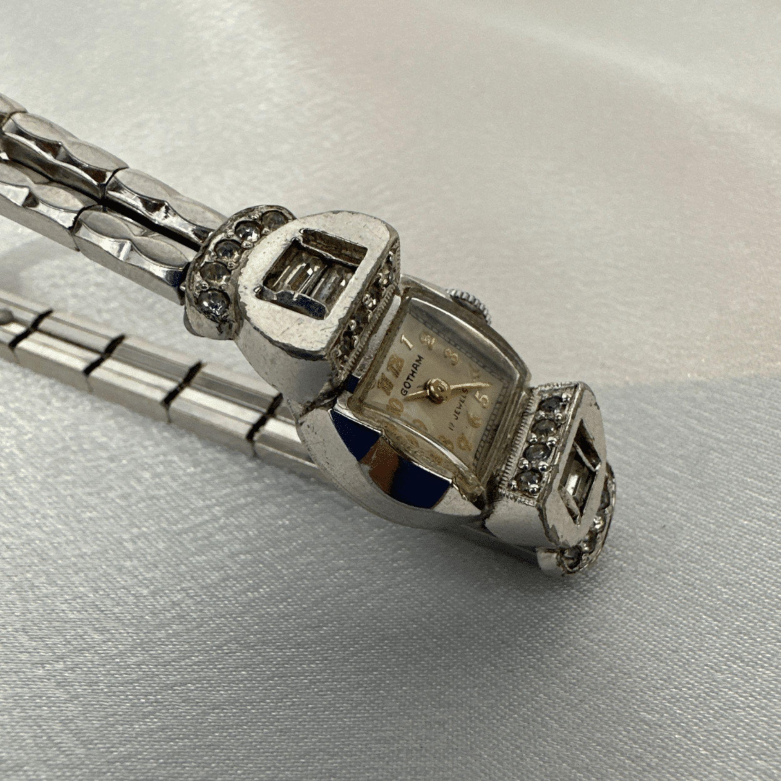 Gotham 17 Jewel Rhinestone Stretch Band Antique Watch for Women For Sale 4