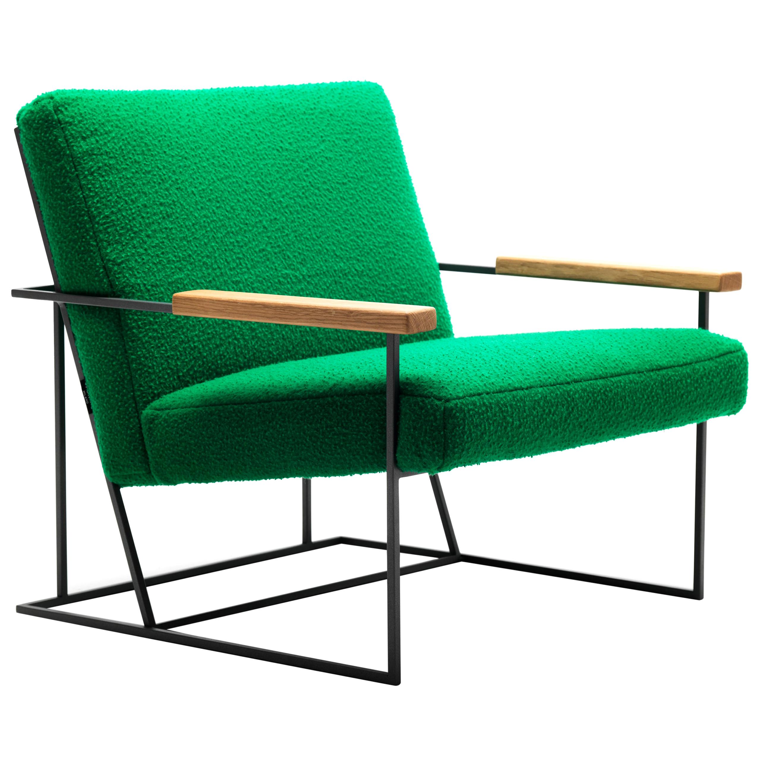 Moderner Sessel aus Casentino-Wolle des 21. Jahrhunderts mit Armlehnen aus massiver Eiche im Angebot