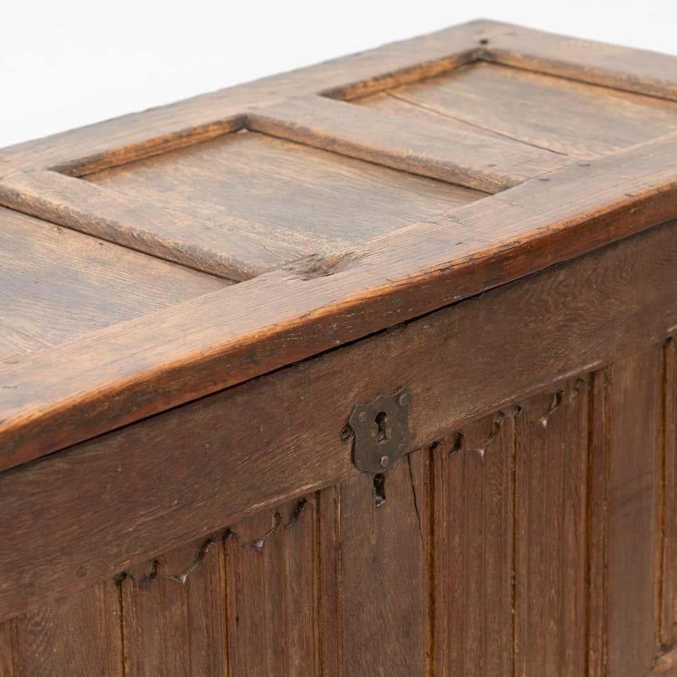 Arqueta Gótica de Madera del Siglo XVI en Bueno estado para la venta en Barcelona, Barcelona