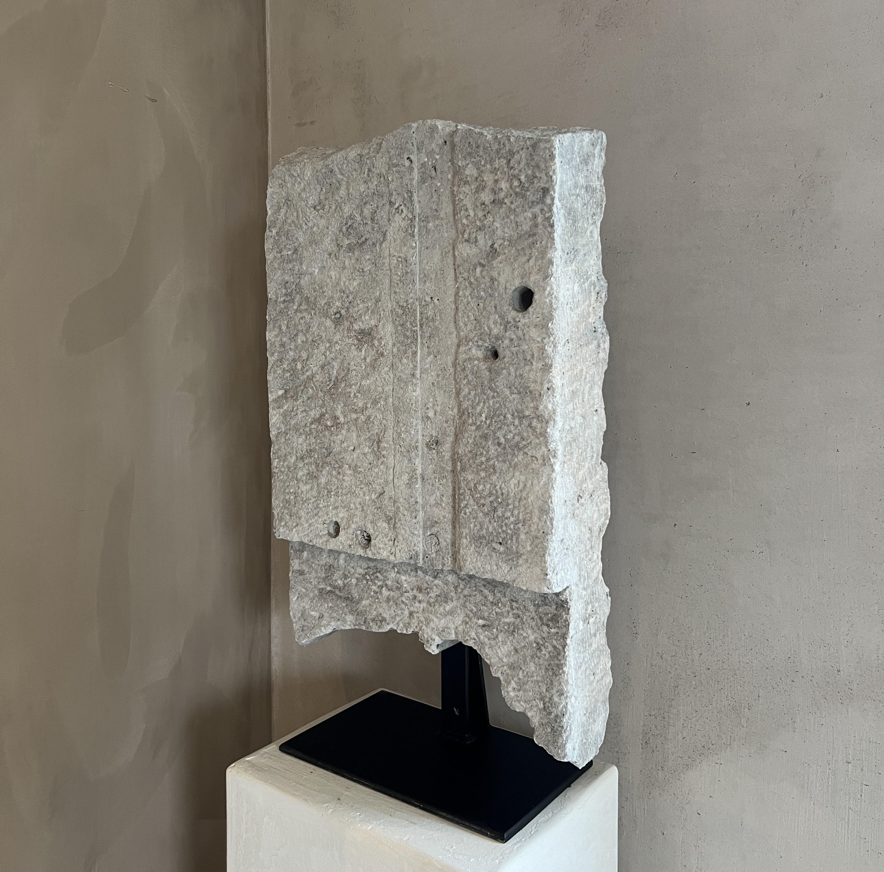 Gotische architektonische abstrakte Fragment-Skulptur im Angebot 2