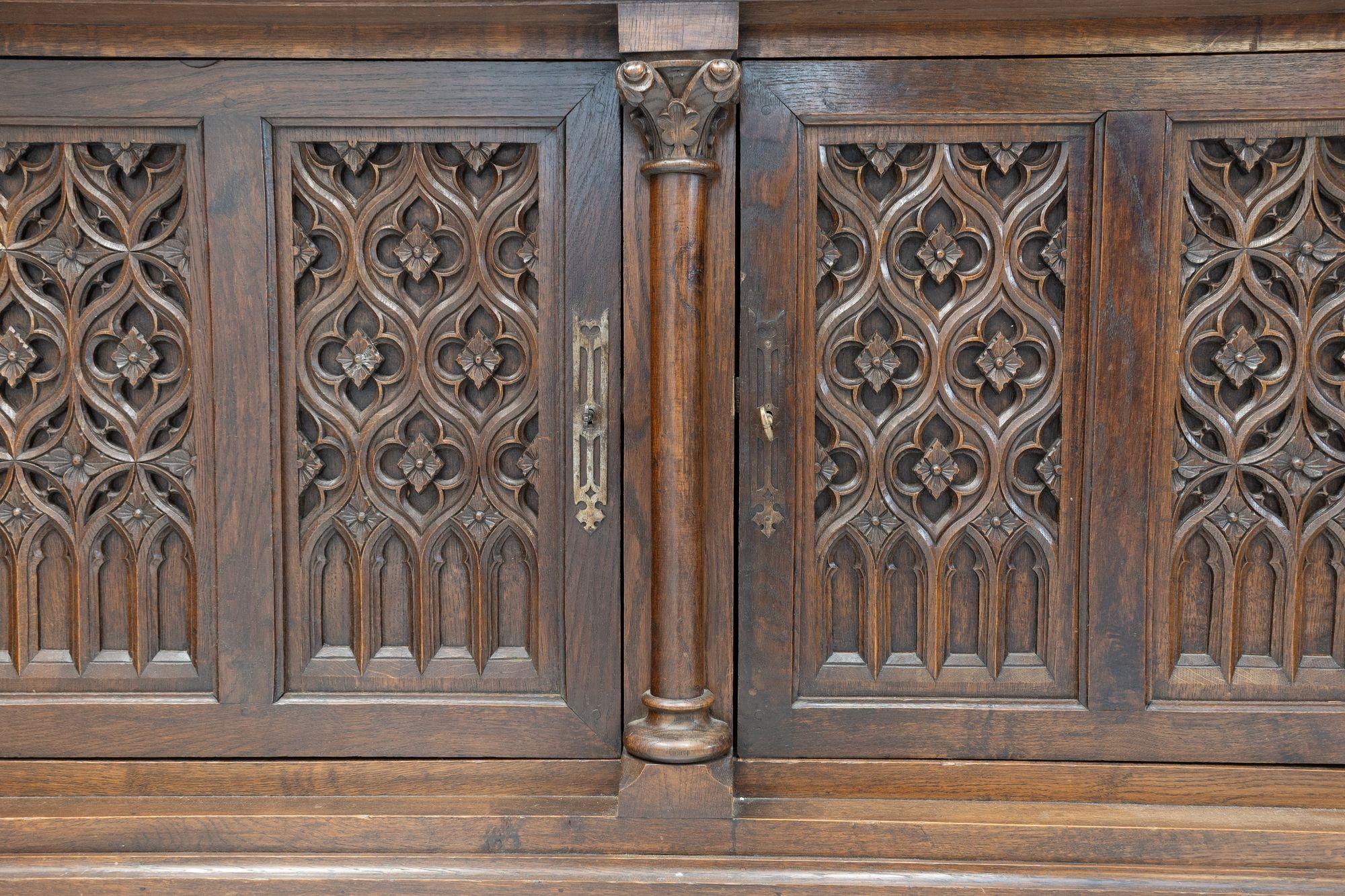 Fine XIX secolo Libreria gotica in vendita