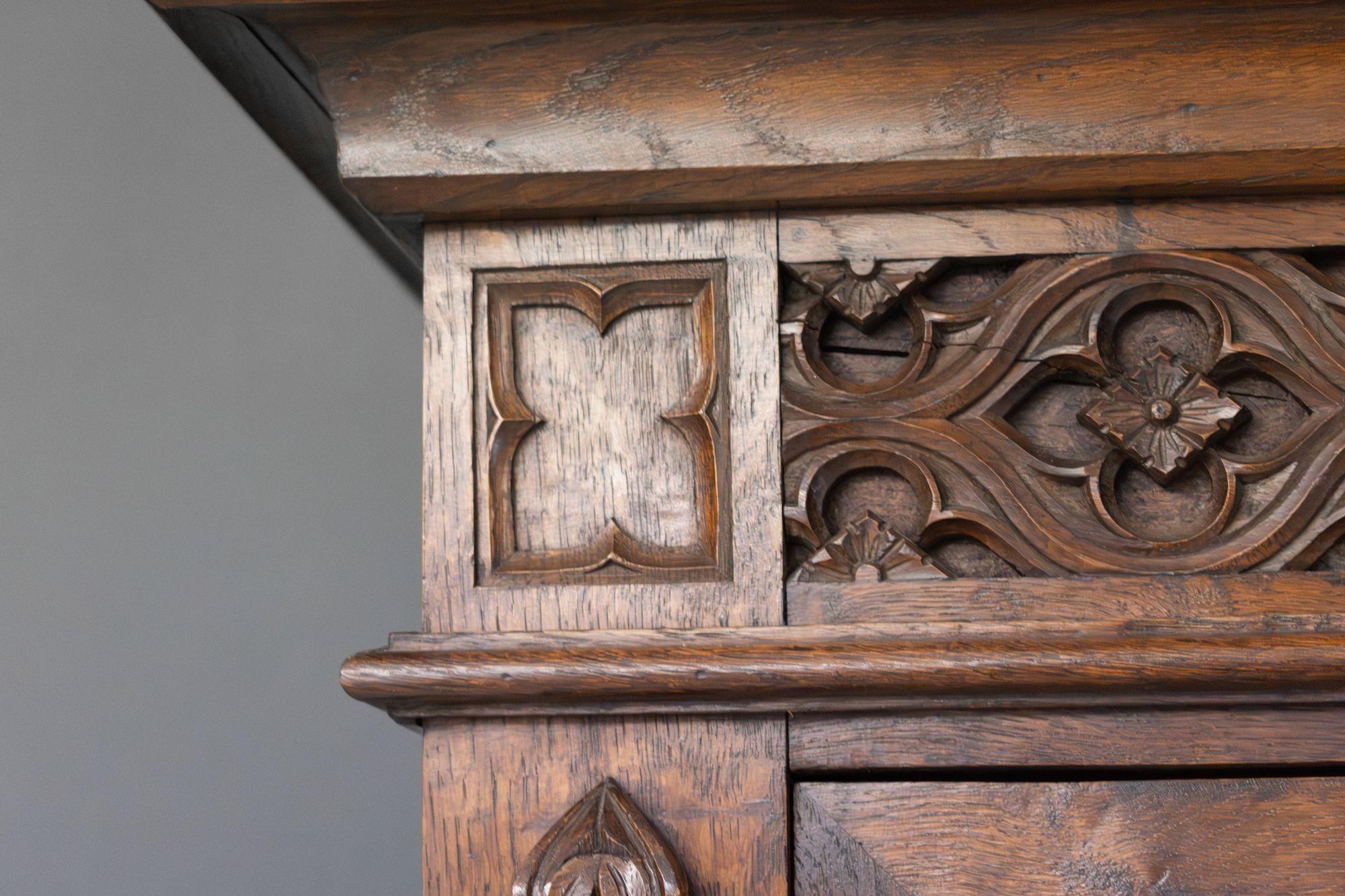 Libreria gotica in vendita 2