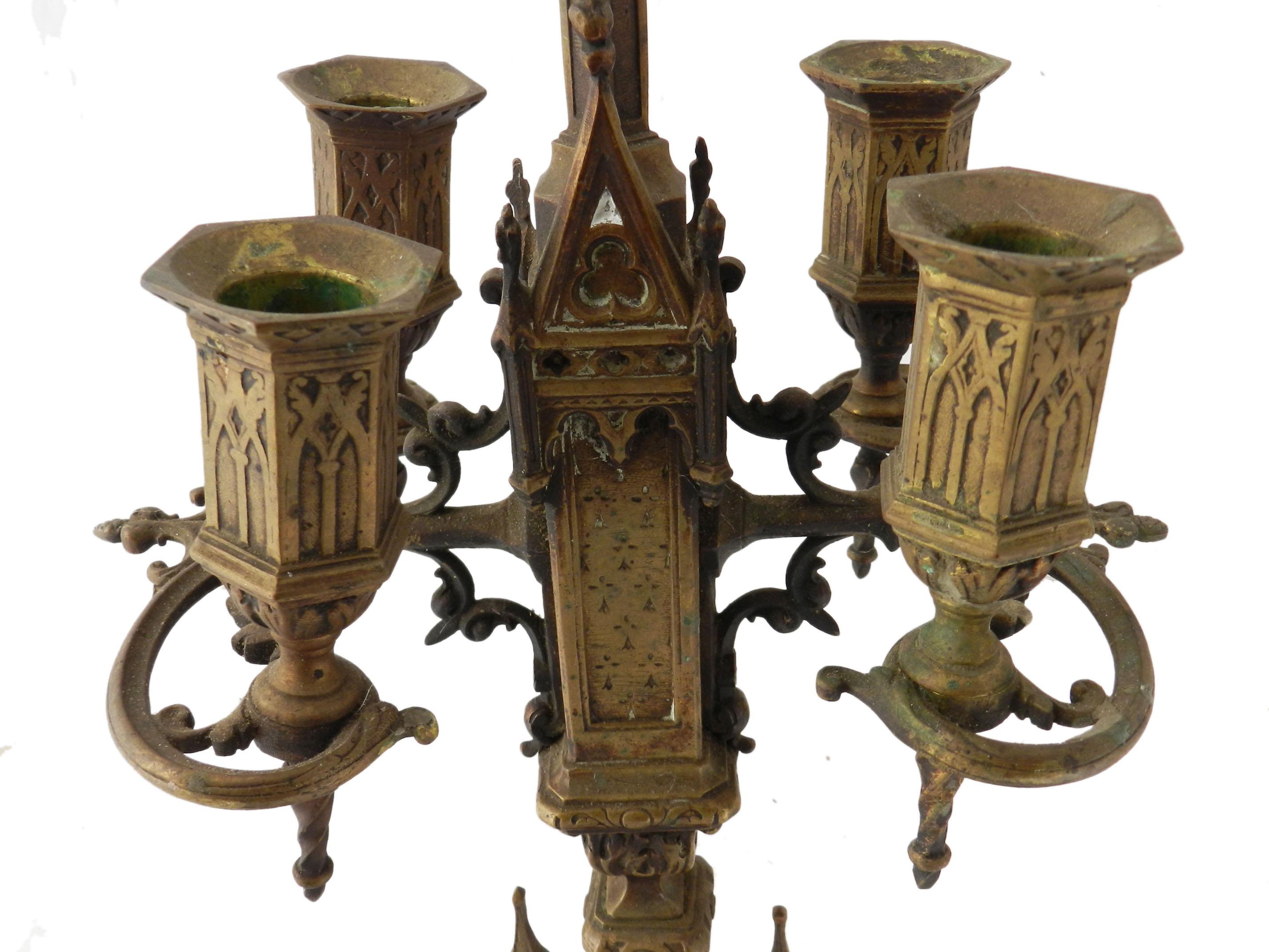 Neugotik-Kerzenständer aus Bronze, vier Kerzen, ca. 19. Jahrhundert, Französisch 1