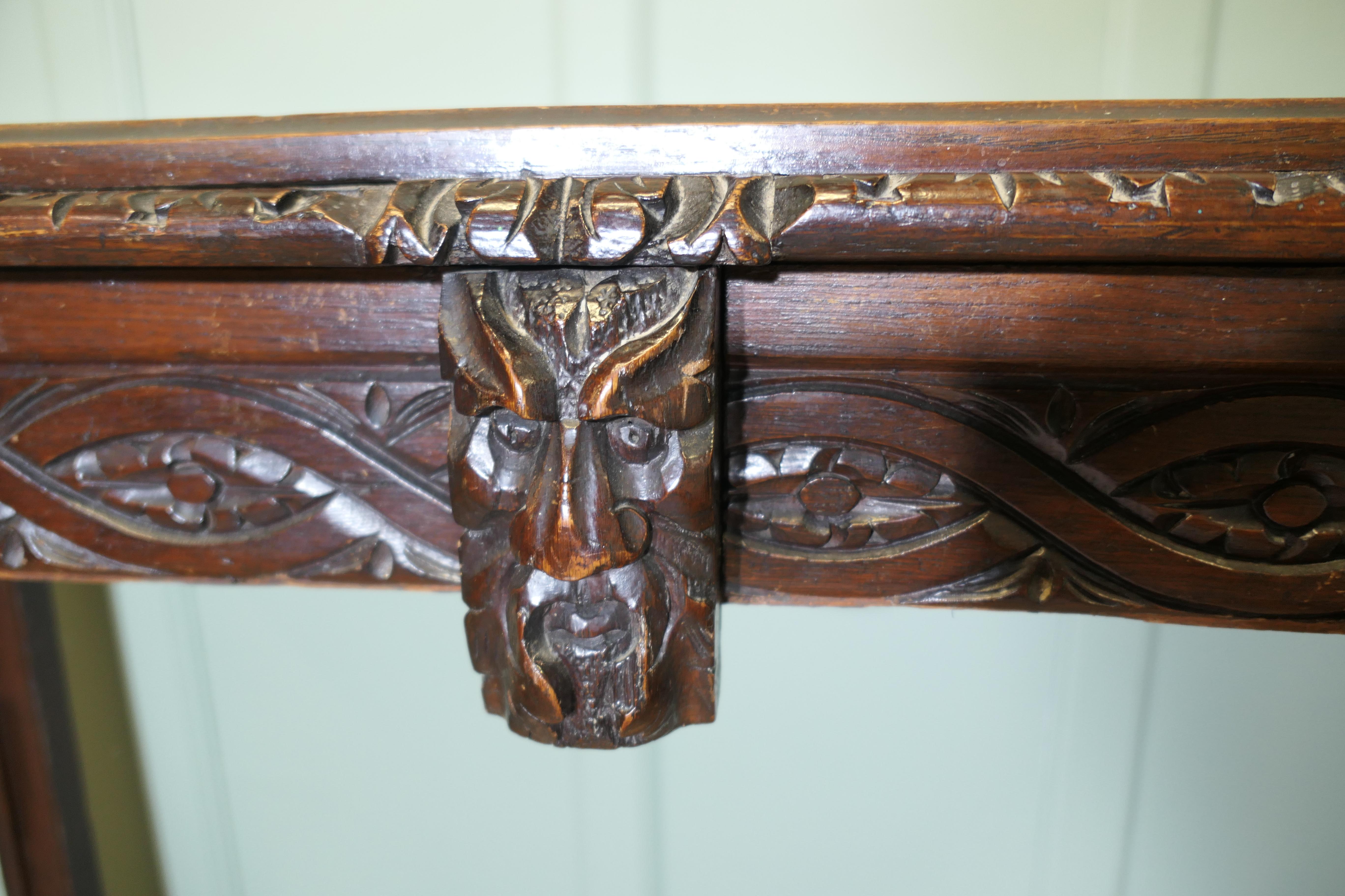 Gothic Carved Country Oak Hall Table The table is made in Oak en venta 1