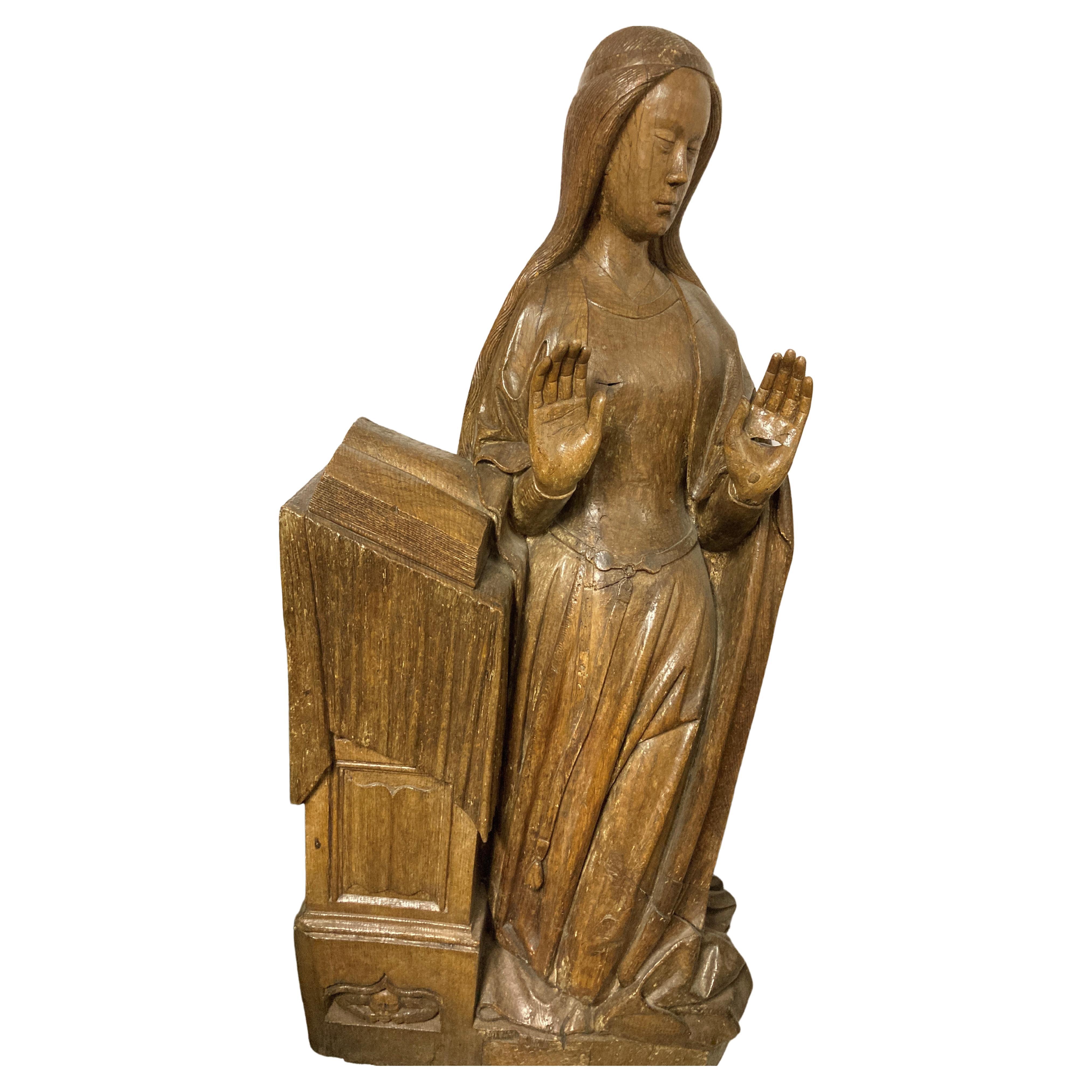 15th Century Gothic Carved Oak Statue – Virgin of the Annunciation For Sale