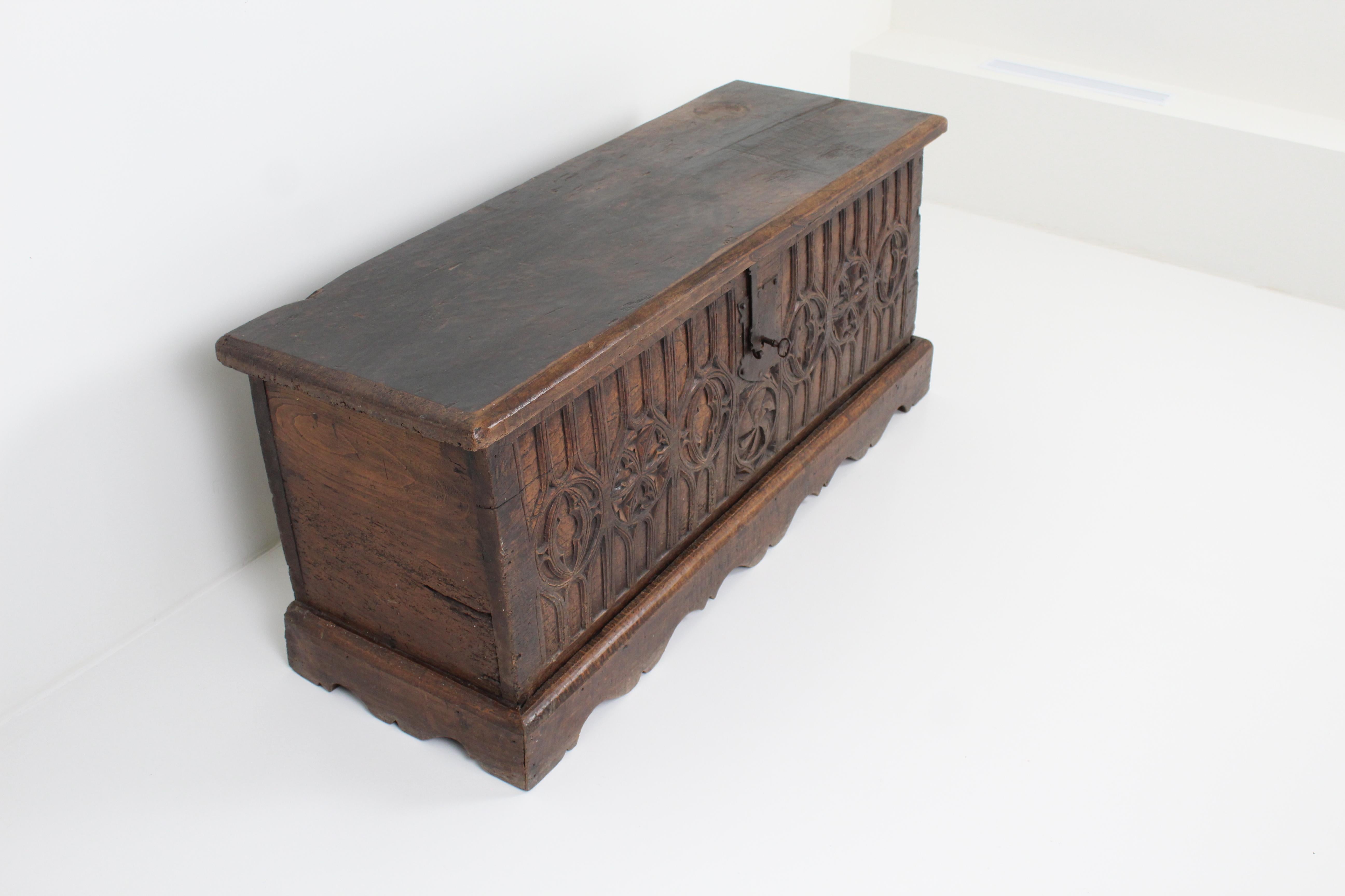 Gothic chest with decorated front late 18th century For Sale 5