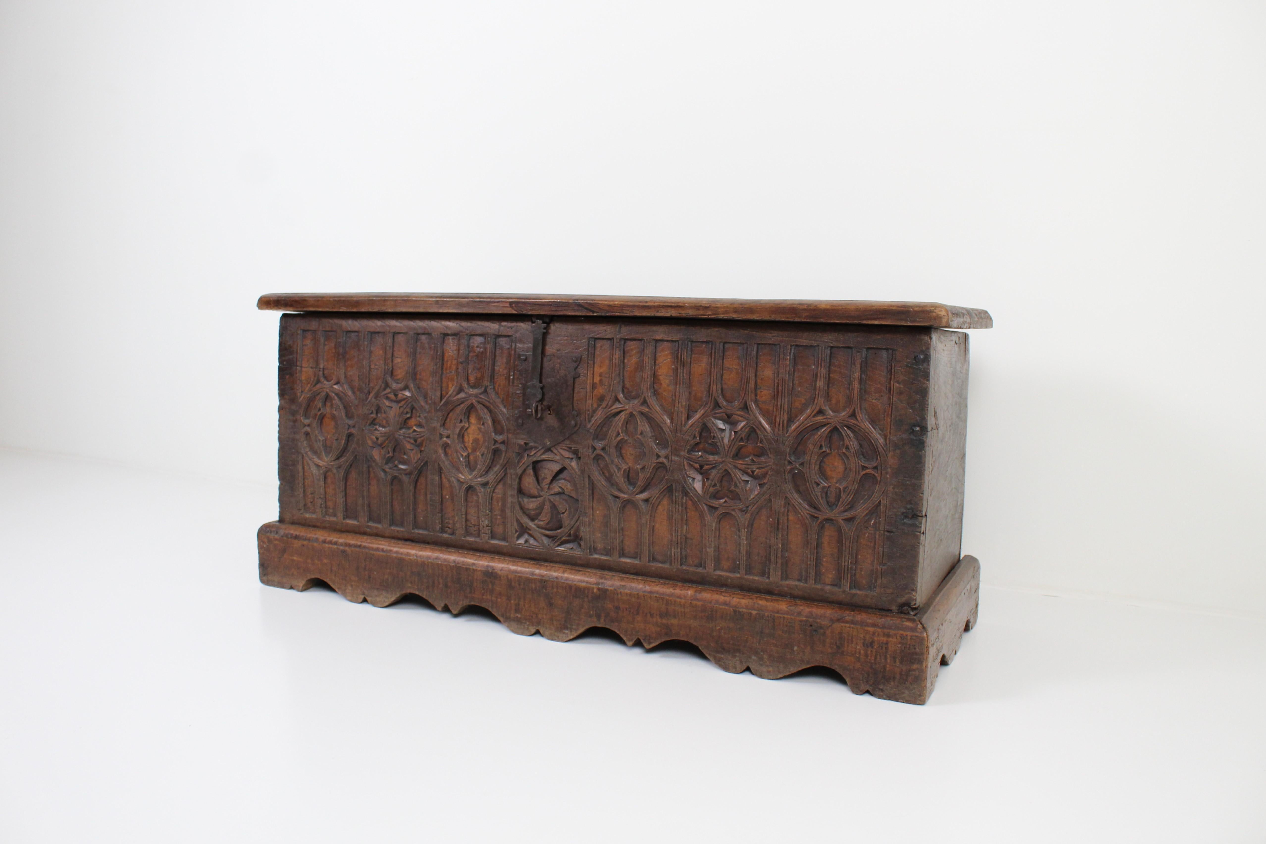 Gothic chest with decorated front late 18th century For Sale 2