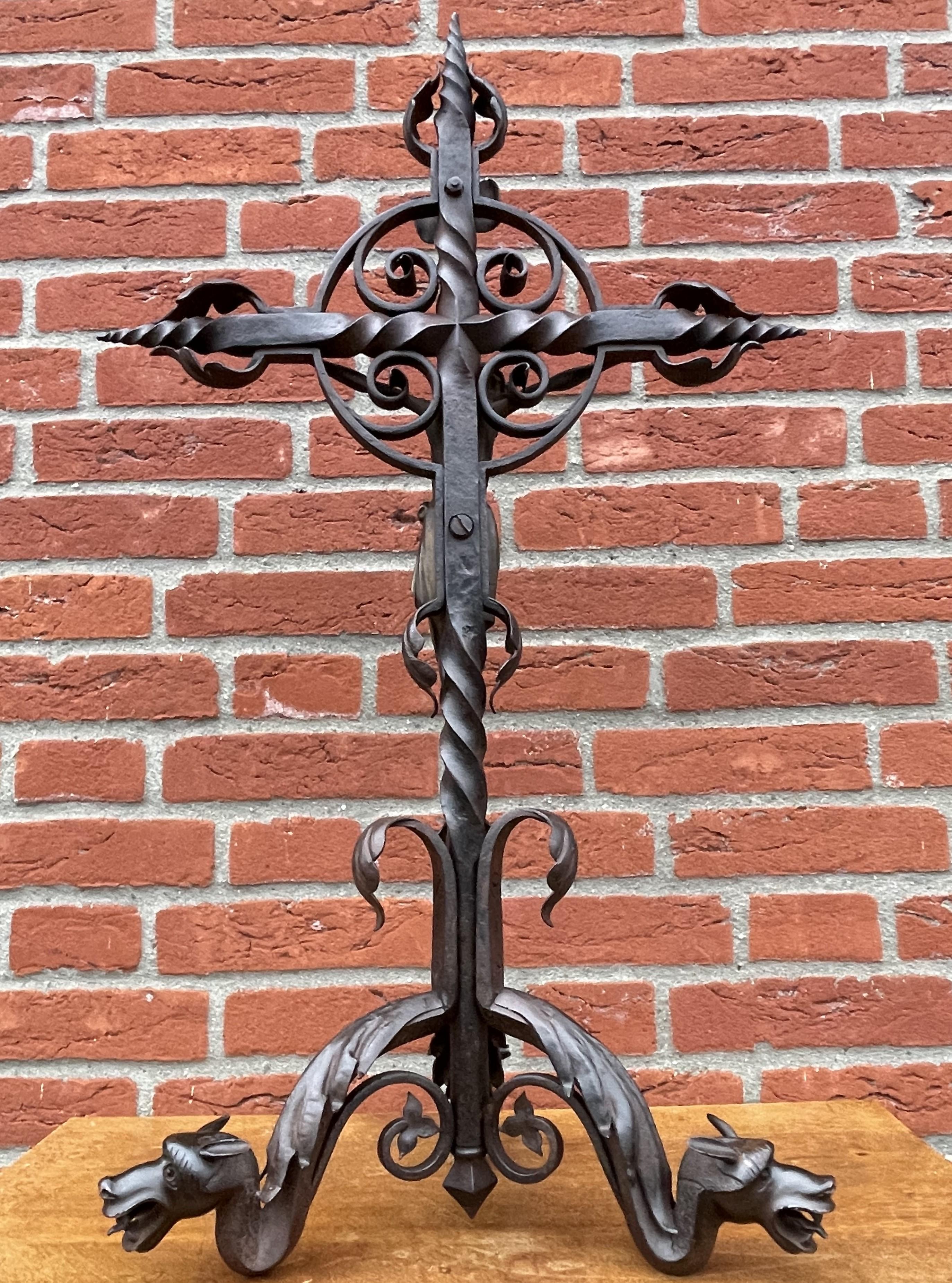 Gothic Dragons Base Wrought Iron Altar Crucifix with Bronze Sculpture of Christ For Sale 4