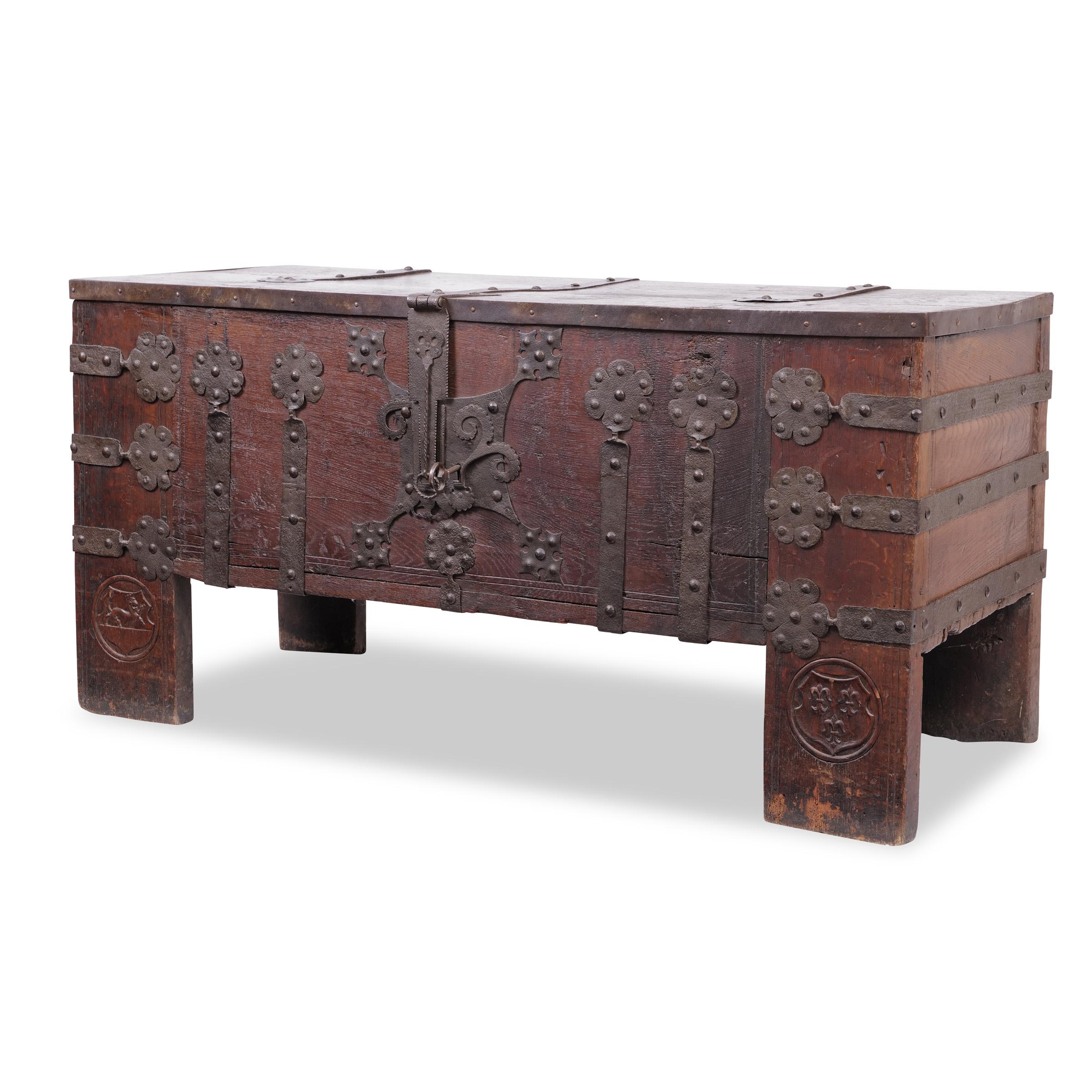 Arqueta gótica de galería frontal, Westfalia hacia 1500 - 1550, roble en venta 5