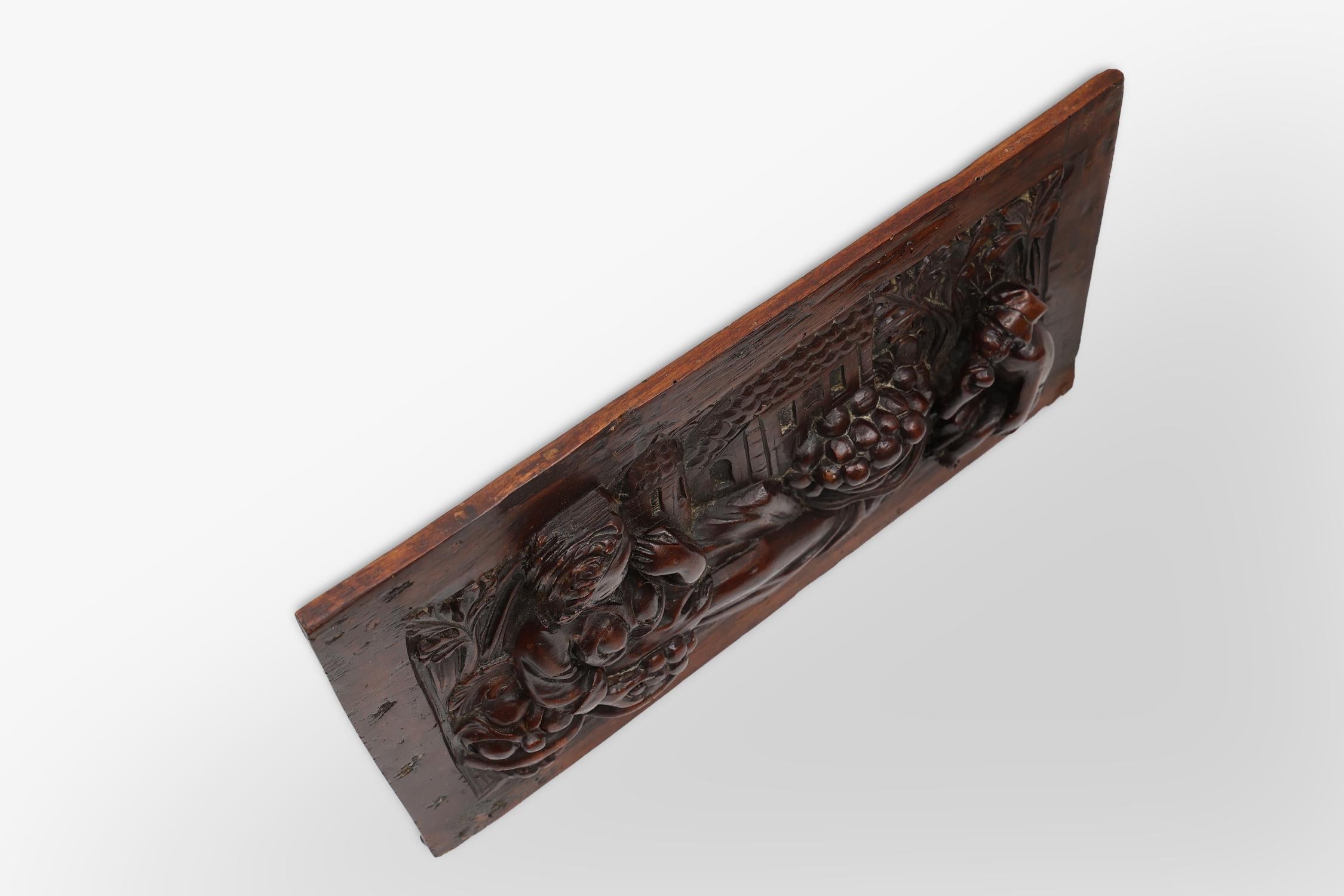 Gothic hand sculpted oak panel in oak, Belgium 17th century For Sale 2