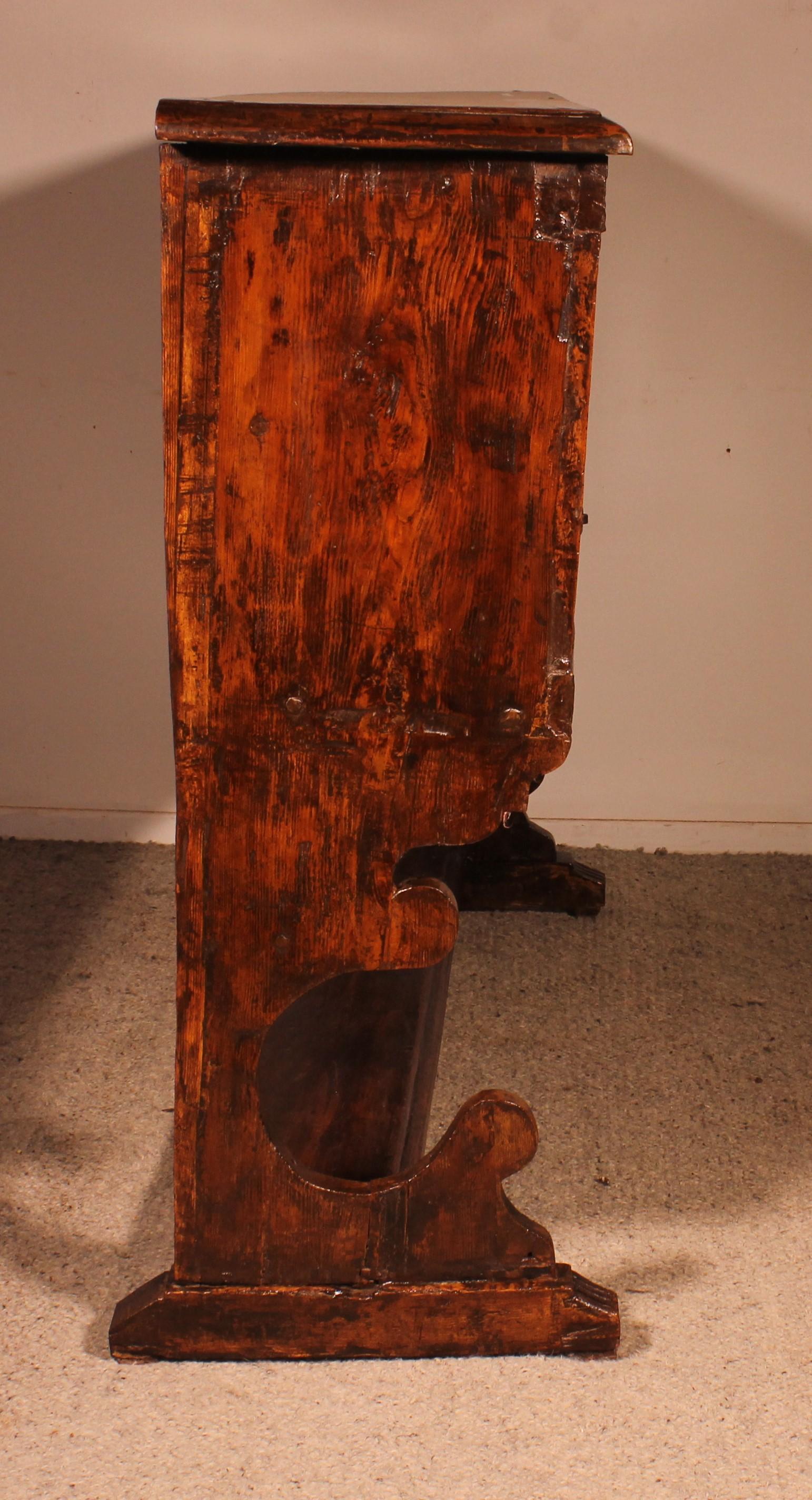 Gothic Influence Credenza - 16th Century For Sale 3