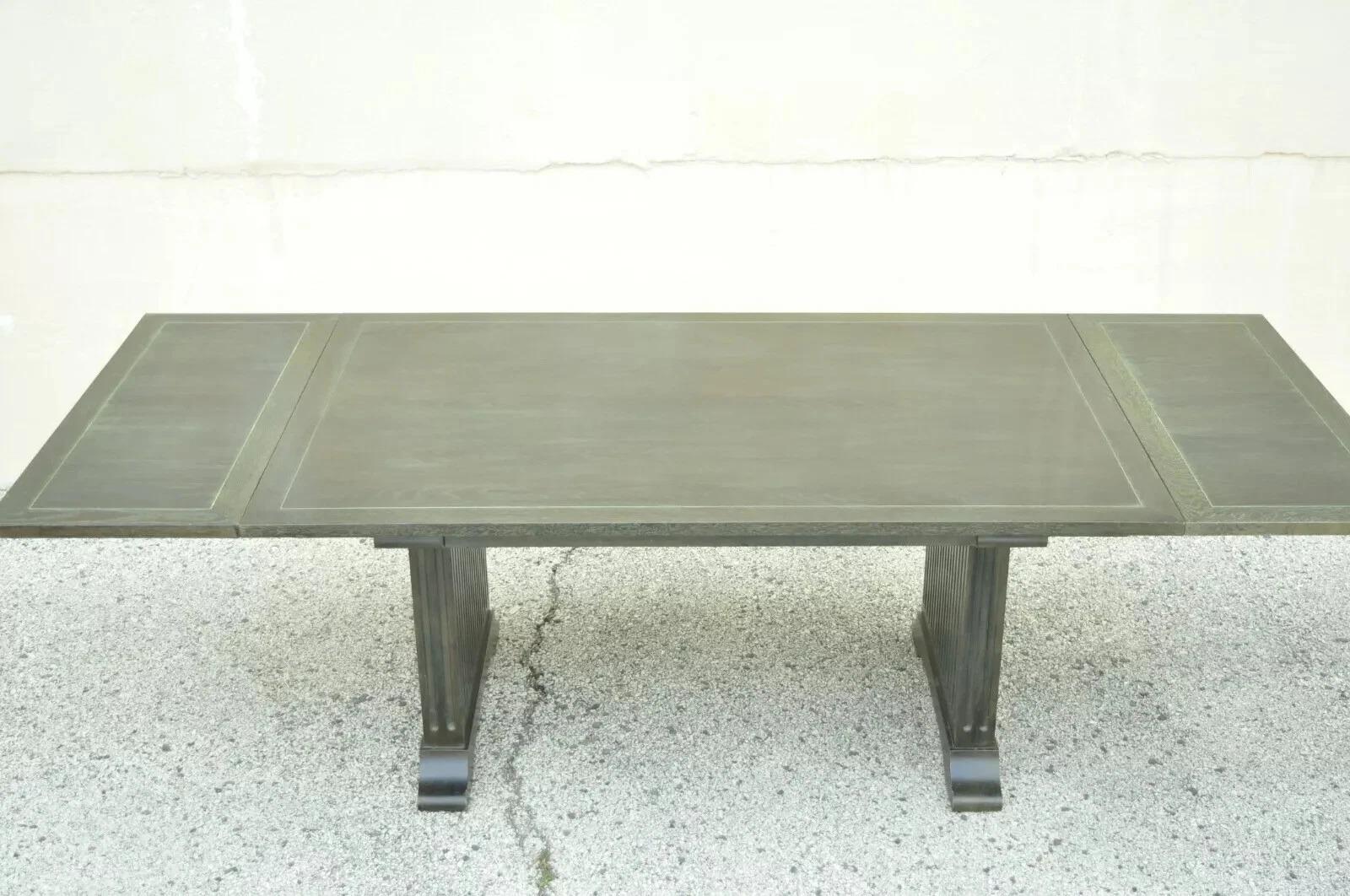 Mesa de comedor con pedestal estilo gótico James Mont en roble verde cerúleo de Enkeboll Roble en venta