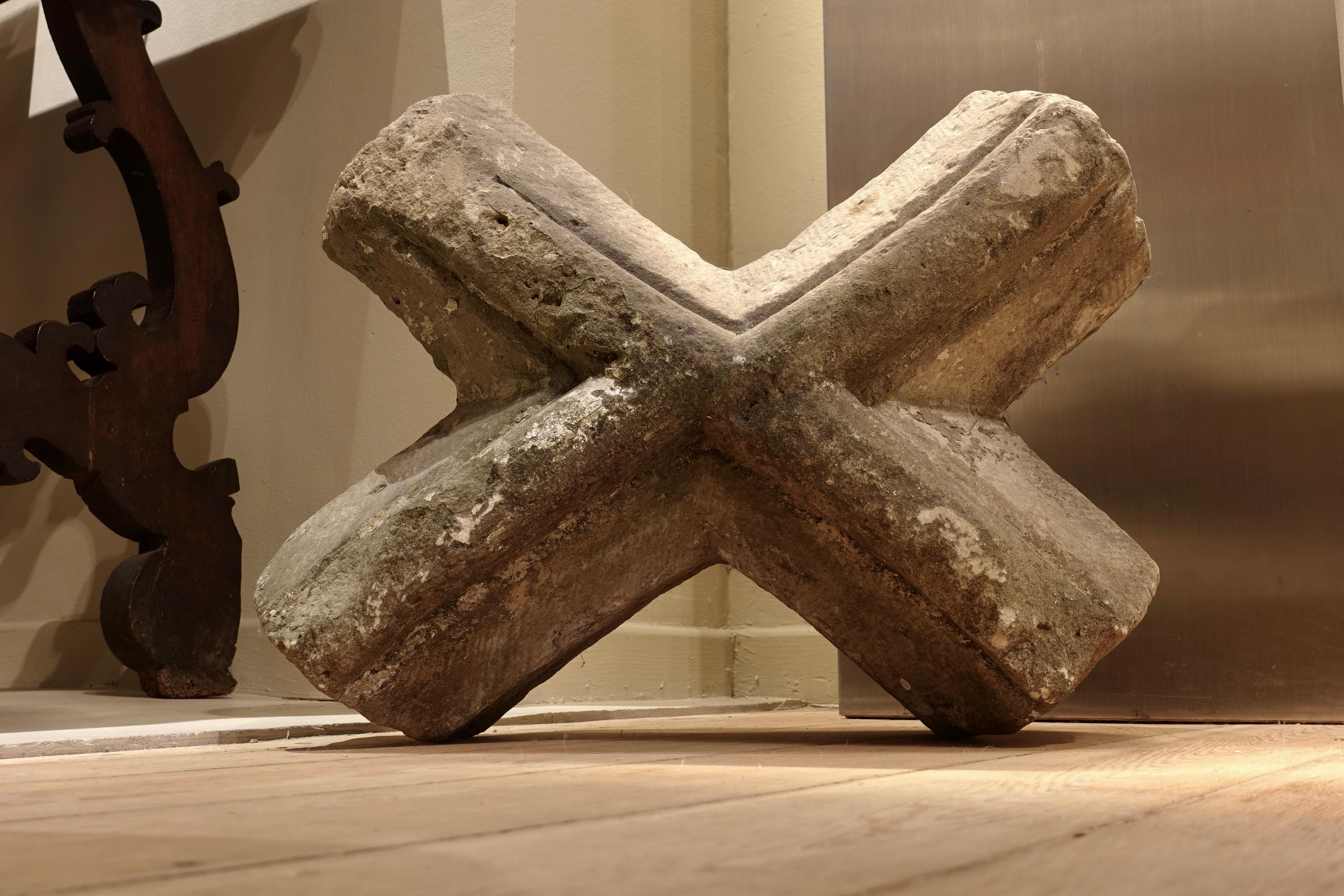 Gothic Keystone - France, 14th century In Good Condition For Sale In Bruxelles, BE