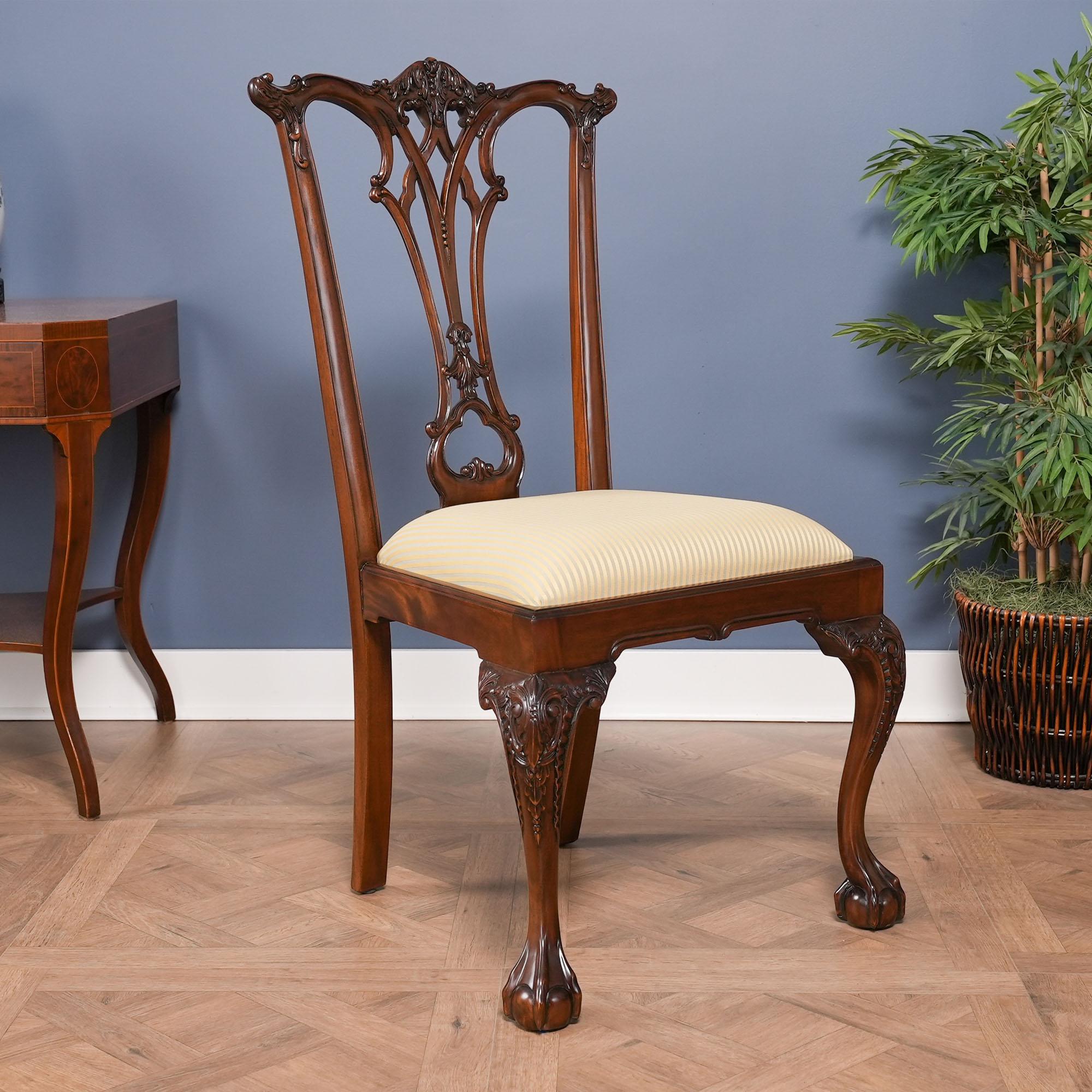 Sedie Chippendale gotiche in mogano, set di 10 pezzi in vendita 7