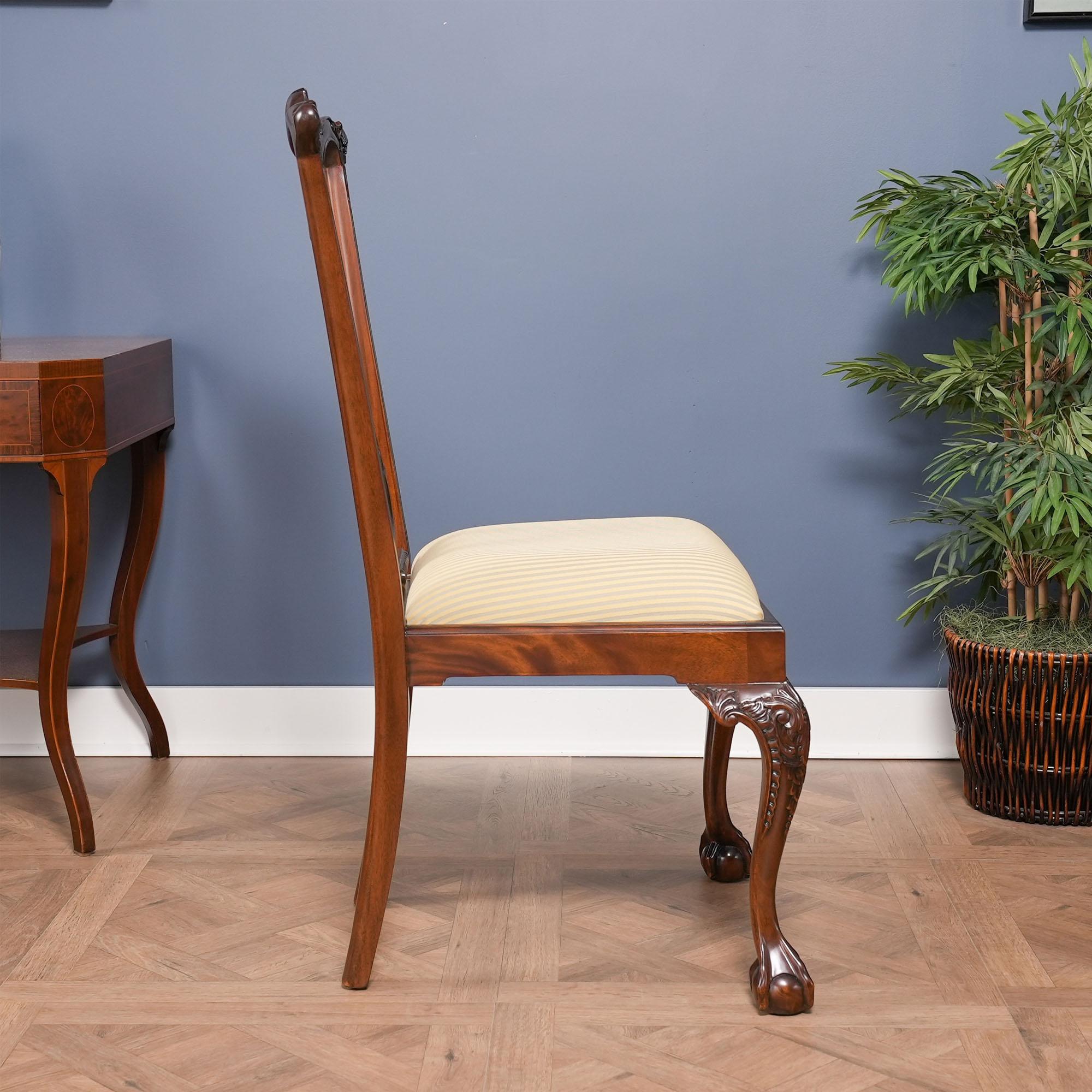 Sedie Chippendale gotiche in mogano, set di 10 pezzi in vendita 8