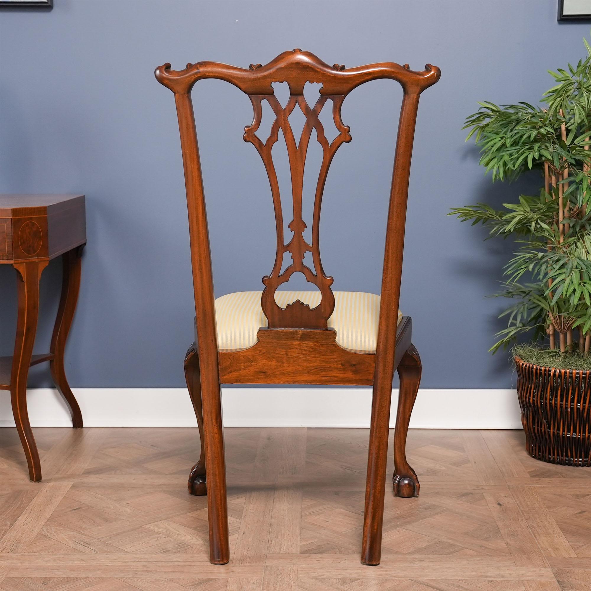 Sedie Chippendale gotiche in mogano, set di 10 pezzi in vendita 9