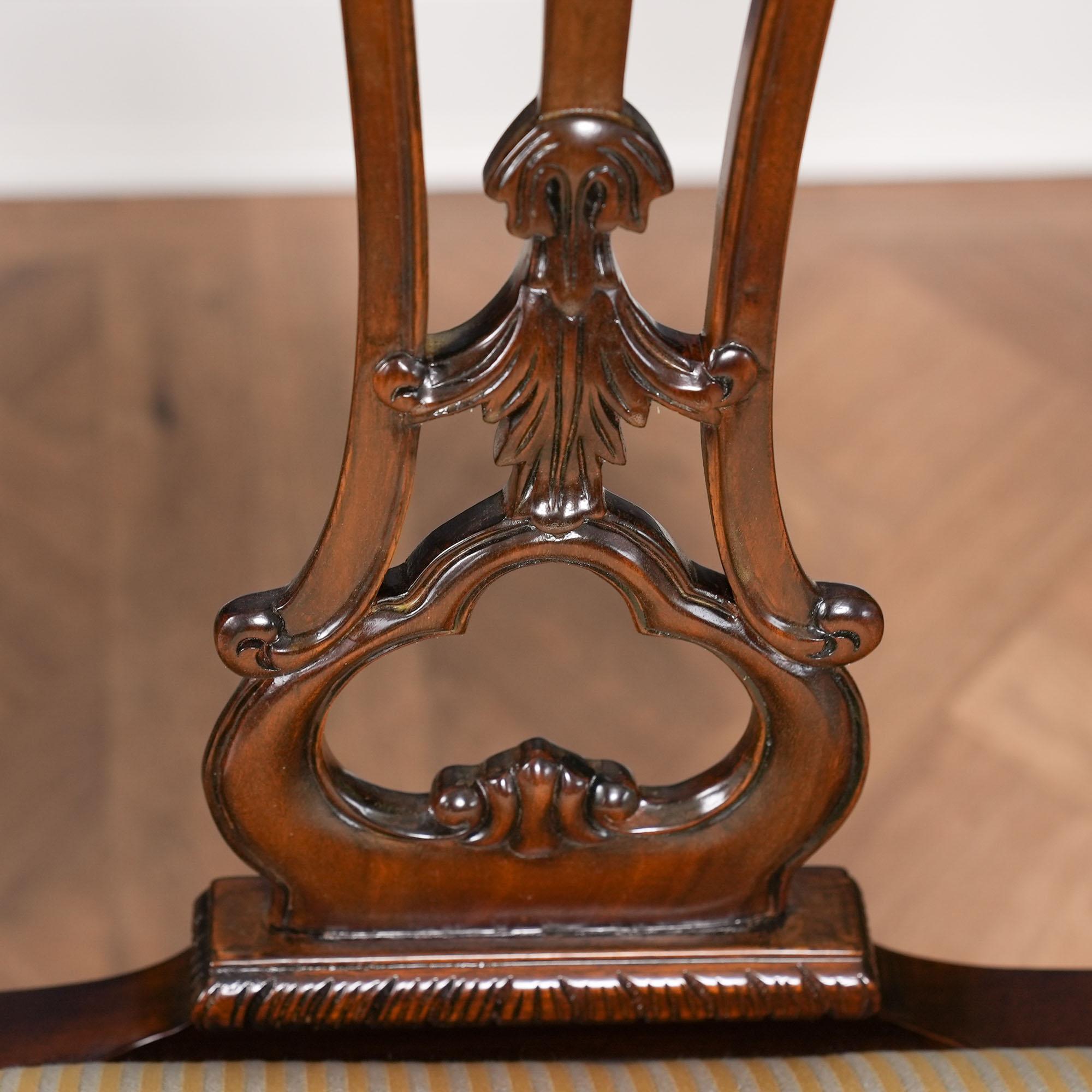 Sedie Chippendale gotiche in mogano, set di 10 pezzi in vendita 13