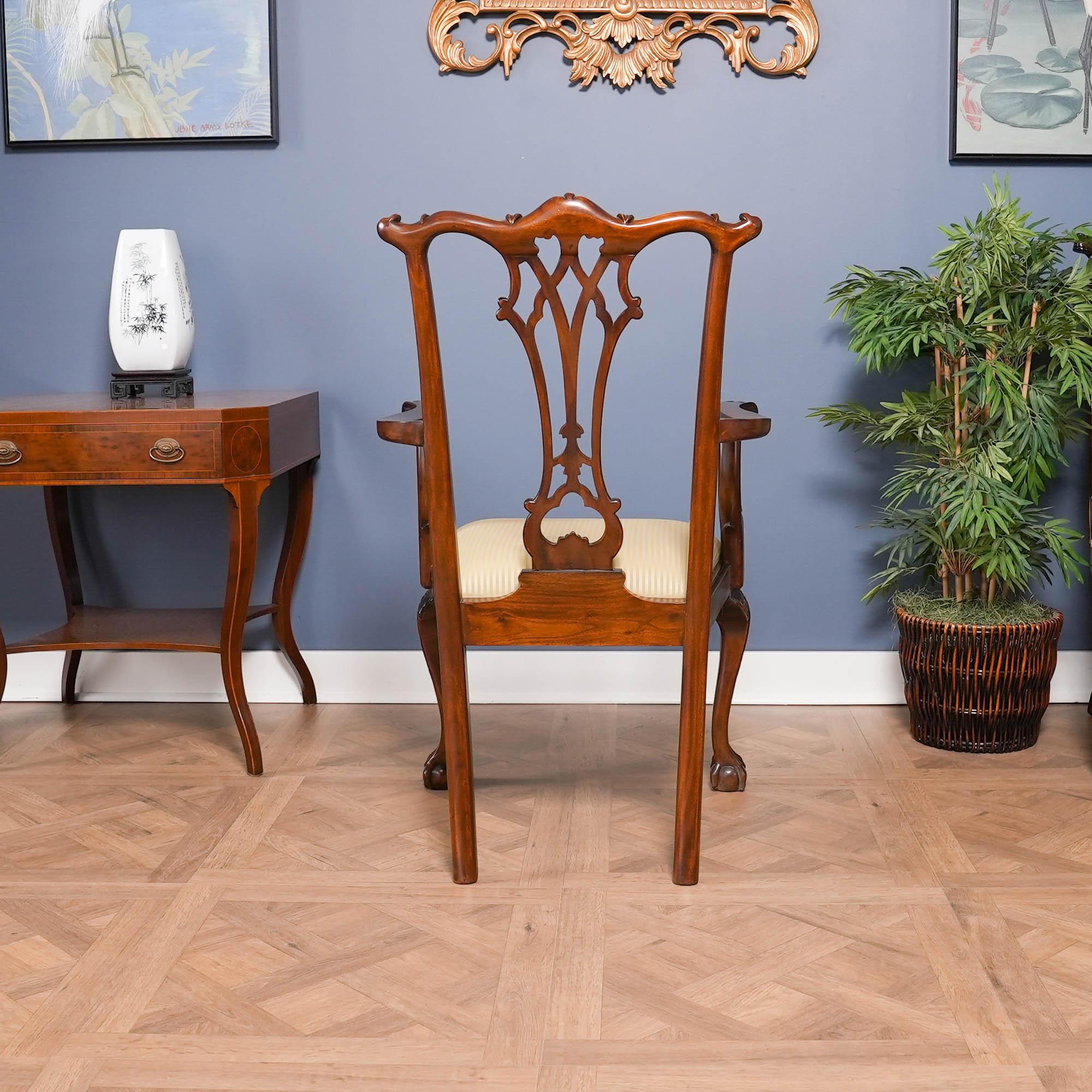 Sedie Chippendale gotiche in mogano, set di 10 pezzi In condizioni Nuovo in vendita a Annville, PA