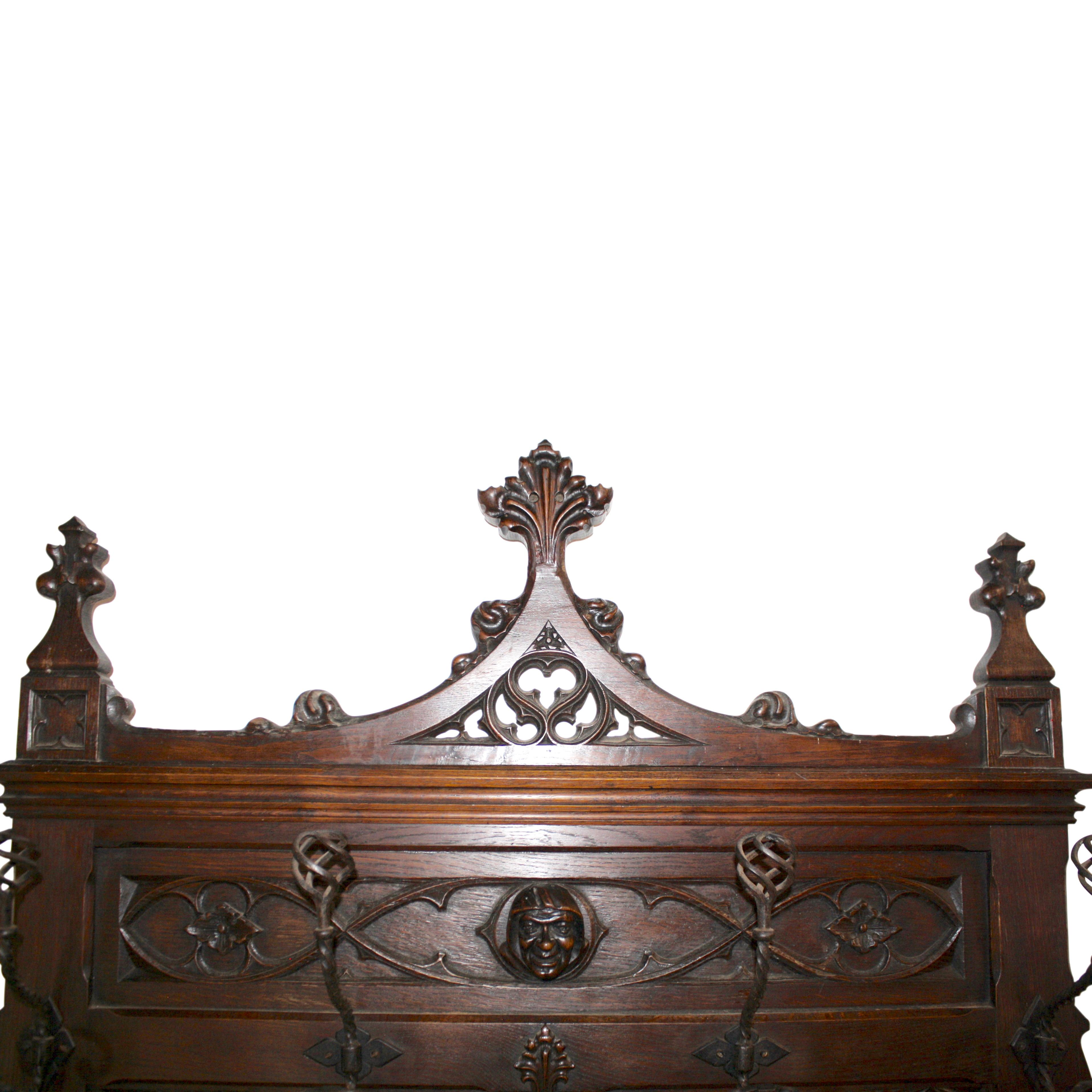 Europeo Portaoggetti gotico in Oak con specchio, 1895 circa in vendita