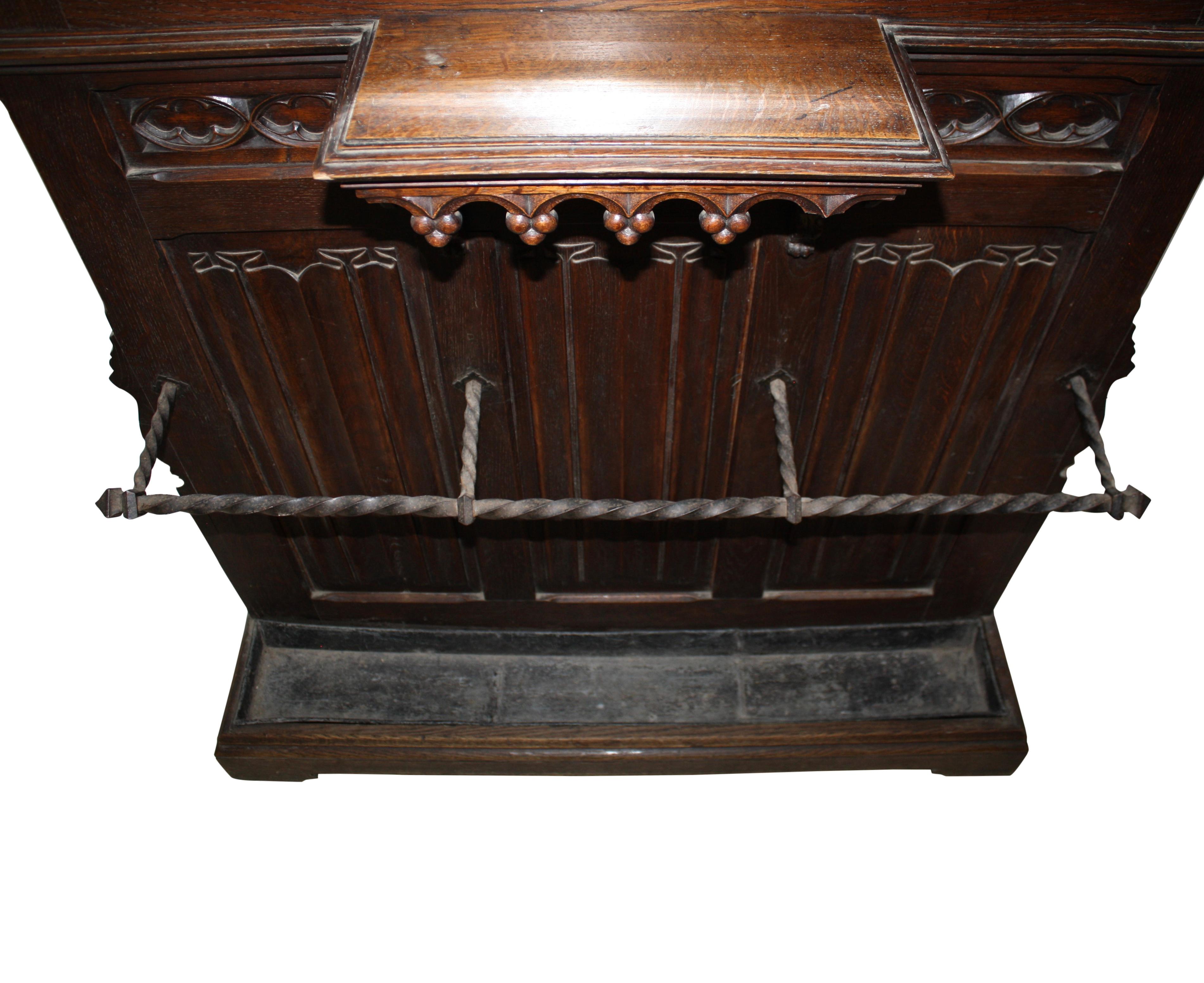 Gothic Oak Hall Stand with Mirror, circa 1895 In Good Condition For Sale In Evergreen, CO